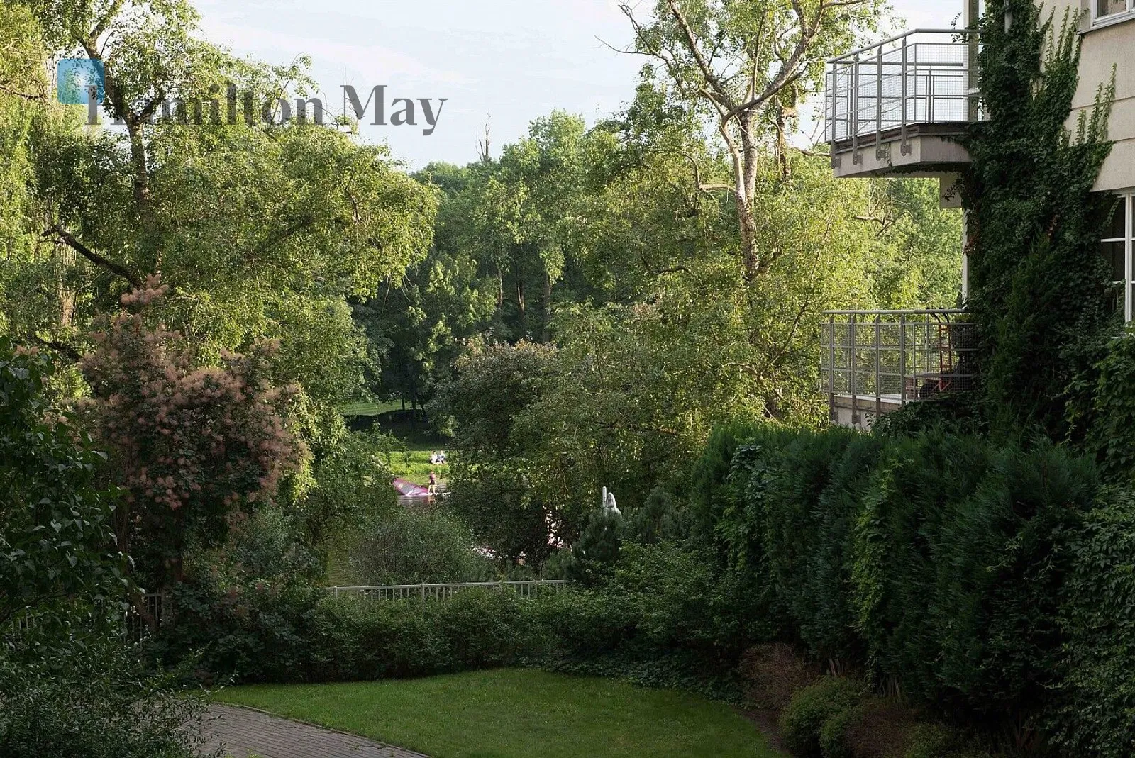 Street: Grochowska Region: Praga-Południe Subregion: Kamionek Distance to centre: 3.53 km Level: 1 Price: 4600 PLN - slider