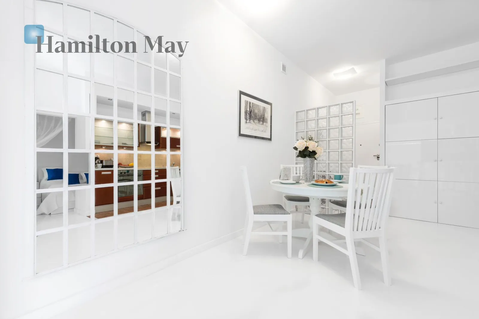 Distance to centre: 3.53 km Level: 1 Price: 4600 PLN Bedrooms: 1 Bathrooms: 1 Size: 55m2 Price/m2: 84 PLN - slider