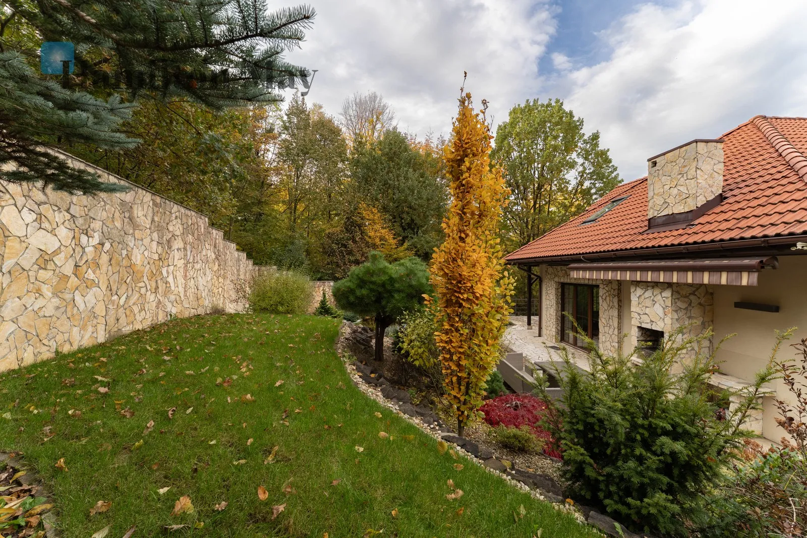 City: Krzywaczka Street: Krzywaczka - slider