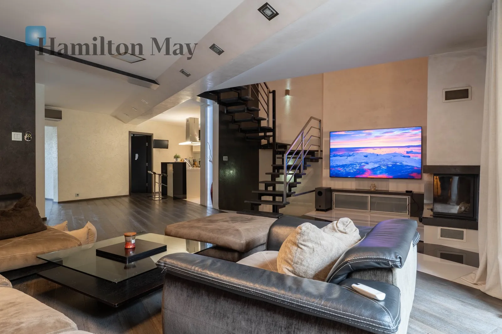 Price: 2650000 PLN Bedrooms: 3 Bathrooms: 2 Plot size: 600m2 Price/m2: 10600 PLN - slider