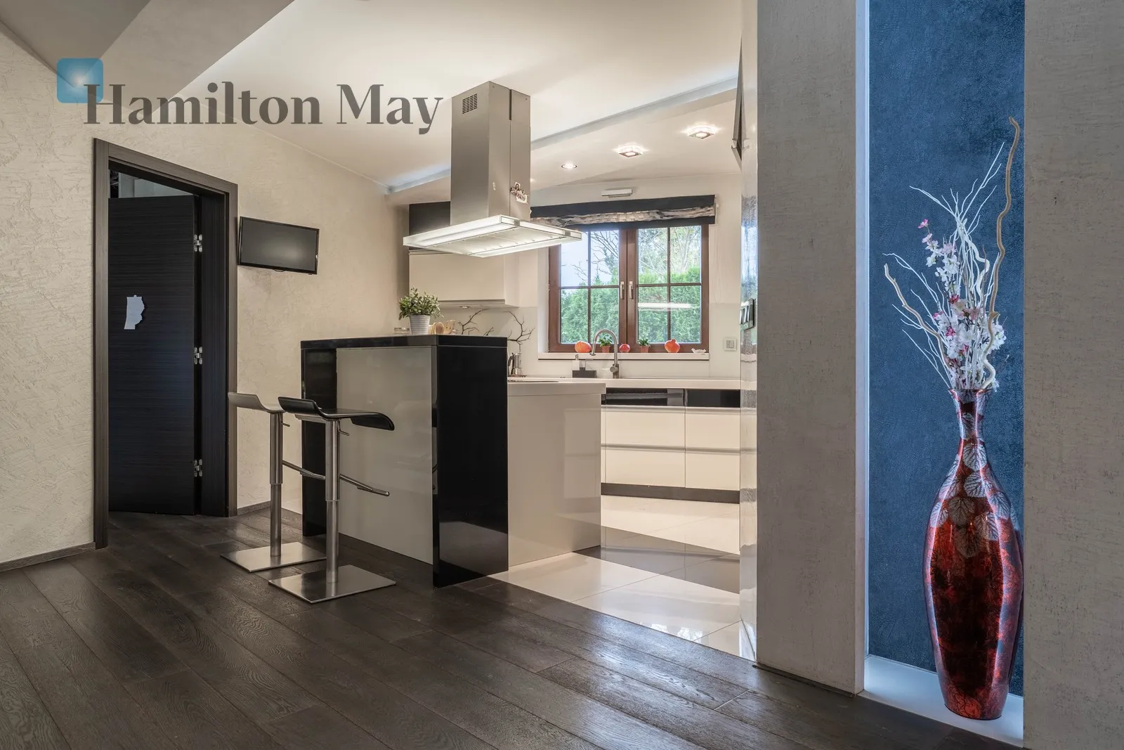 Region: Krzywaczka Price: 2650000 PLN Bedrooms: 3 Bathrooms: 2 Plot size: 600m2 Price/m2: 10600 PLN - slider