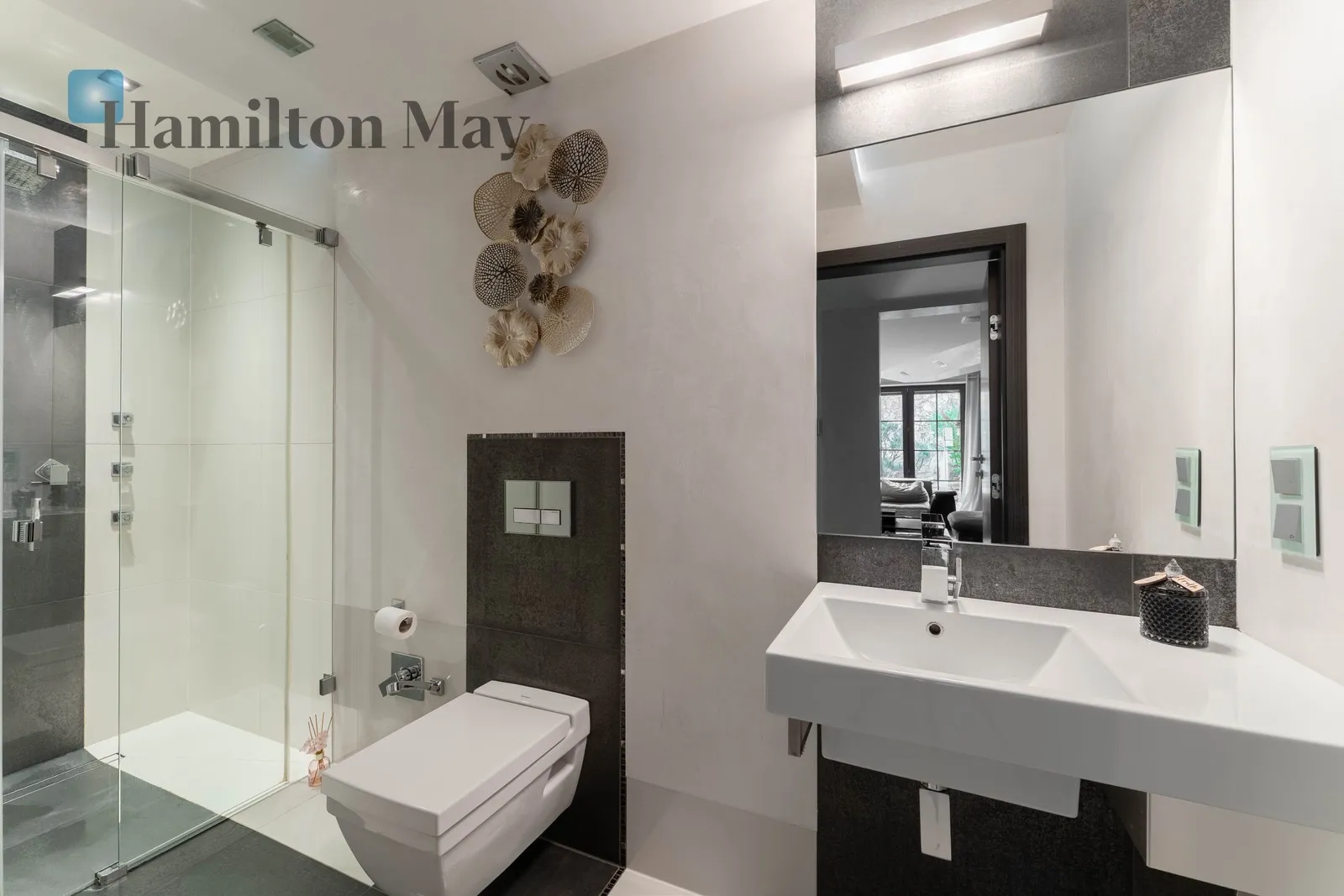 Price: 2650000 PLN Bedrooms: 3 Bathrooms: 2 Plot size: 600m2 - slider