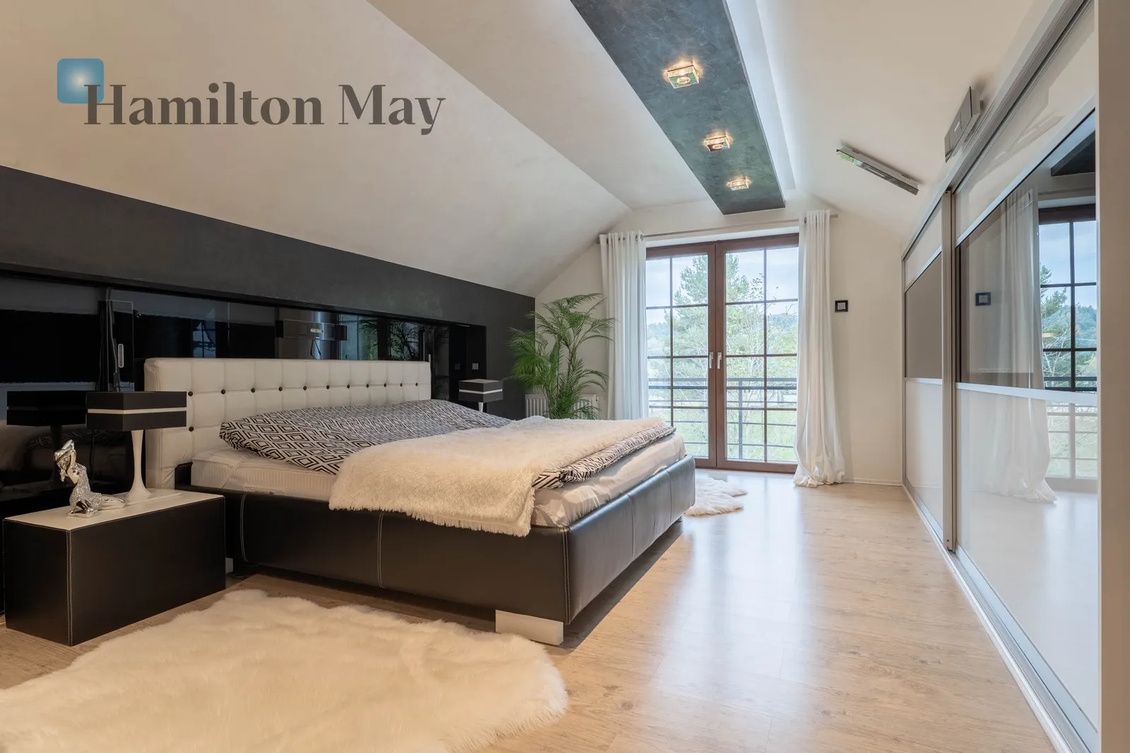 Bedrooms: 3 Bathrooms: 2 Plot size: 600m2 Price/m2: 10600 PLN - slider