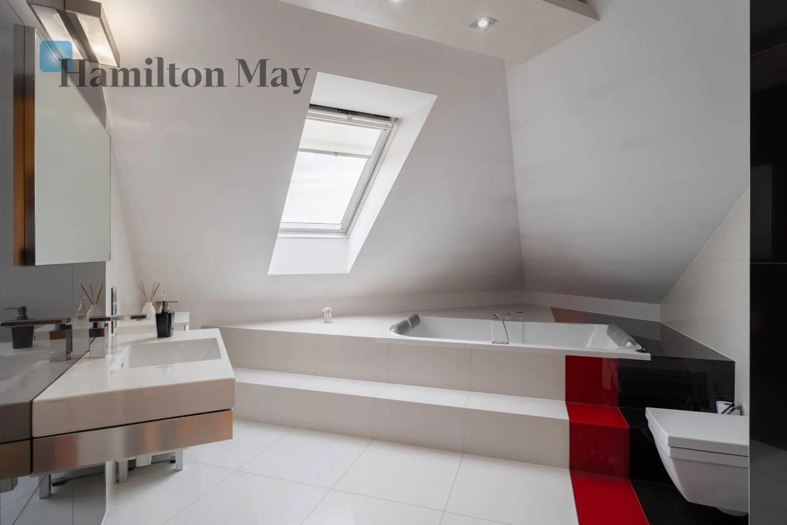 Street: Krzywaczka Region: Krzywaczka Price: 2650000 PLN - slider