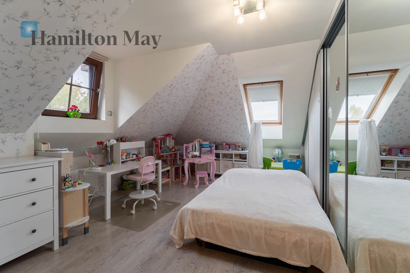 Region: Krzywaczka Price: 2650000 PLN Bedrooms: 3 - slider