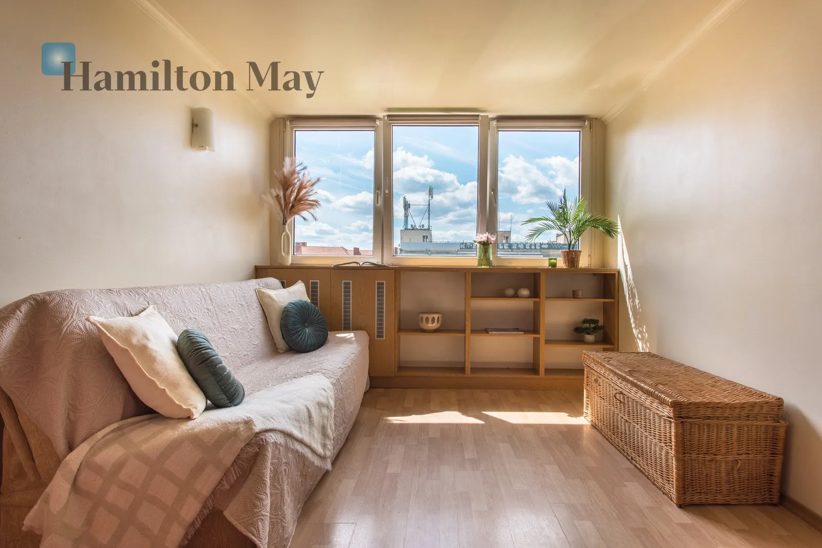 City: Wrocław Street: Zaporoska Region: Krzyki Distance to centre: 2.28 km Level: 7 Price: 490000 PLN Bedrooms: 1 Bathrooms: 1 Size: 31.57m2 - slider