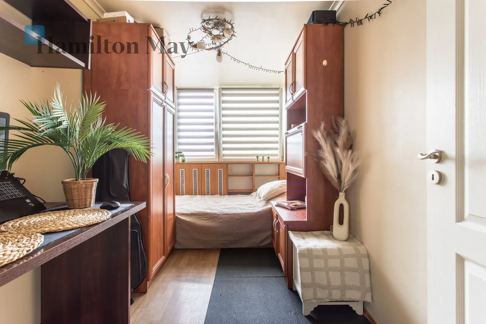 City: Wrocław Street: Zaporoska Region: Krzyki Distance to centre: 2.28 km Level: 7 Price: 490000 PLN Bedrooms: 1 Bathrooms: 1 - slider