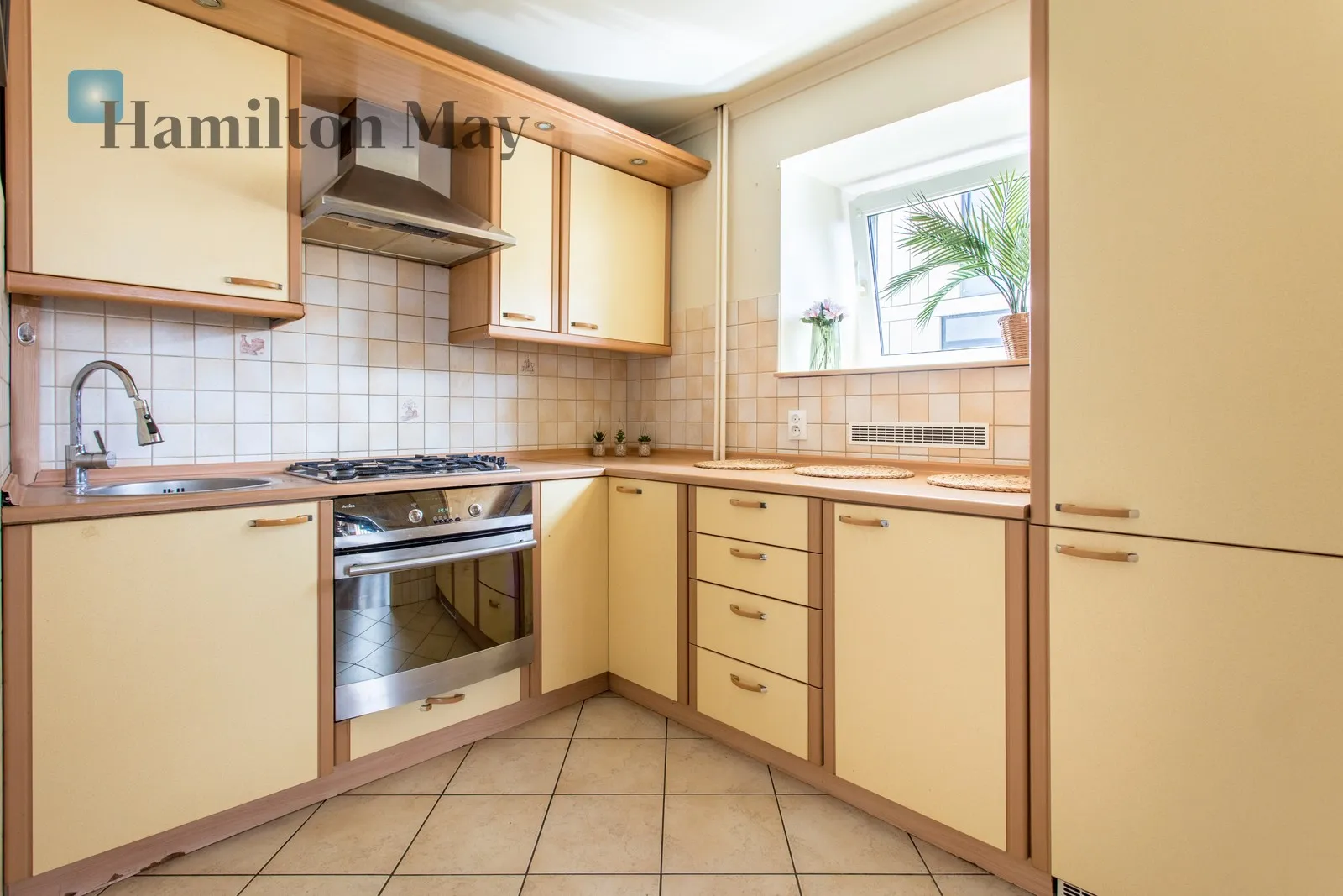 City: Wrocław Street: Zaporoska Region: Krzyki Distance to centre: 2.28 km Level: 7 Price: 490000 PLN Bedrooms: 1 - slider