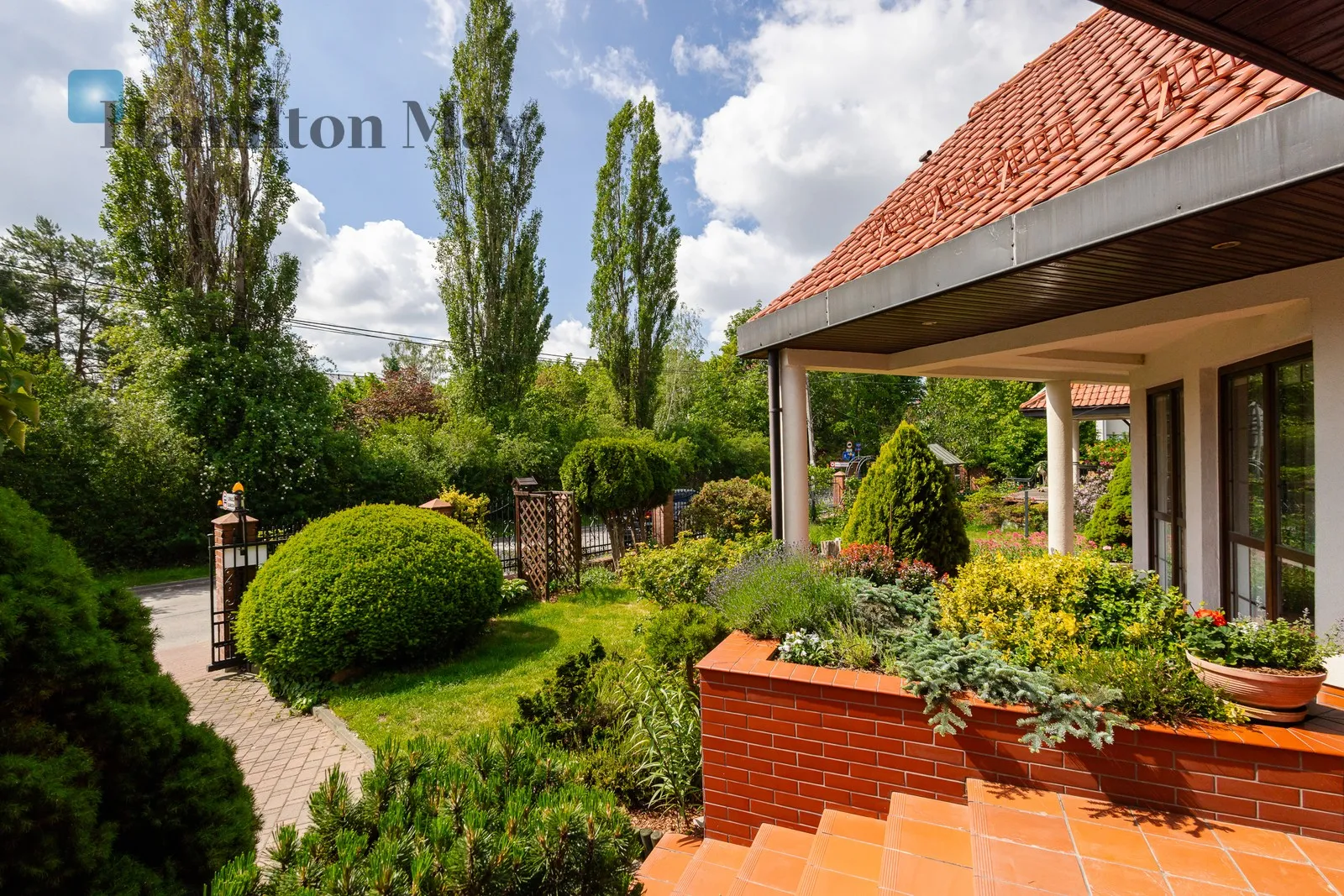 Spacious house with a garden – ready to move in - slider