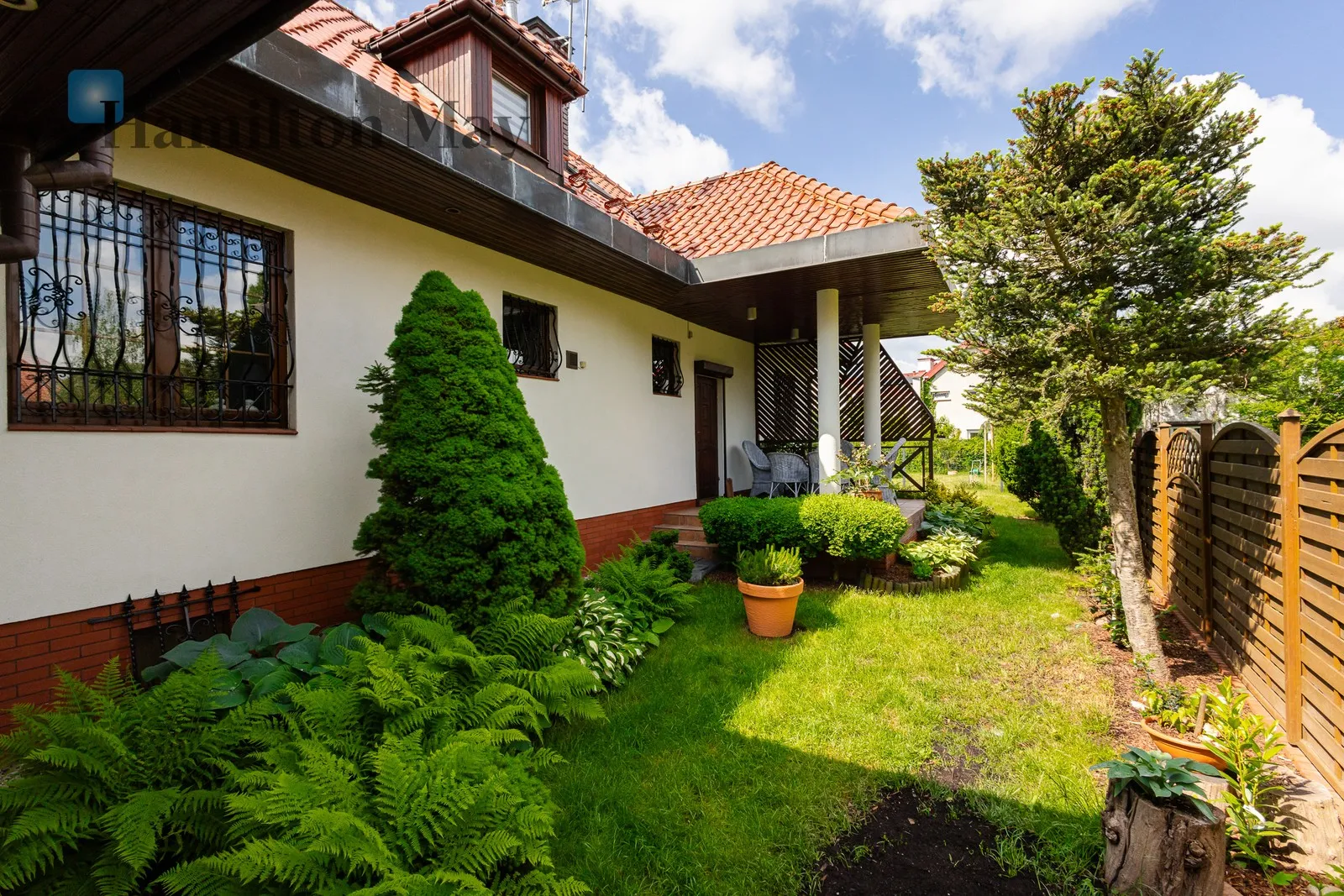 Spacious house with a garden – ready to move in - slider
