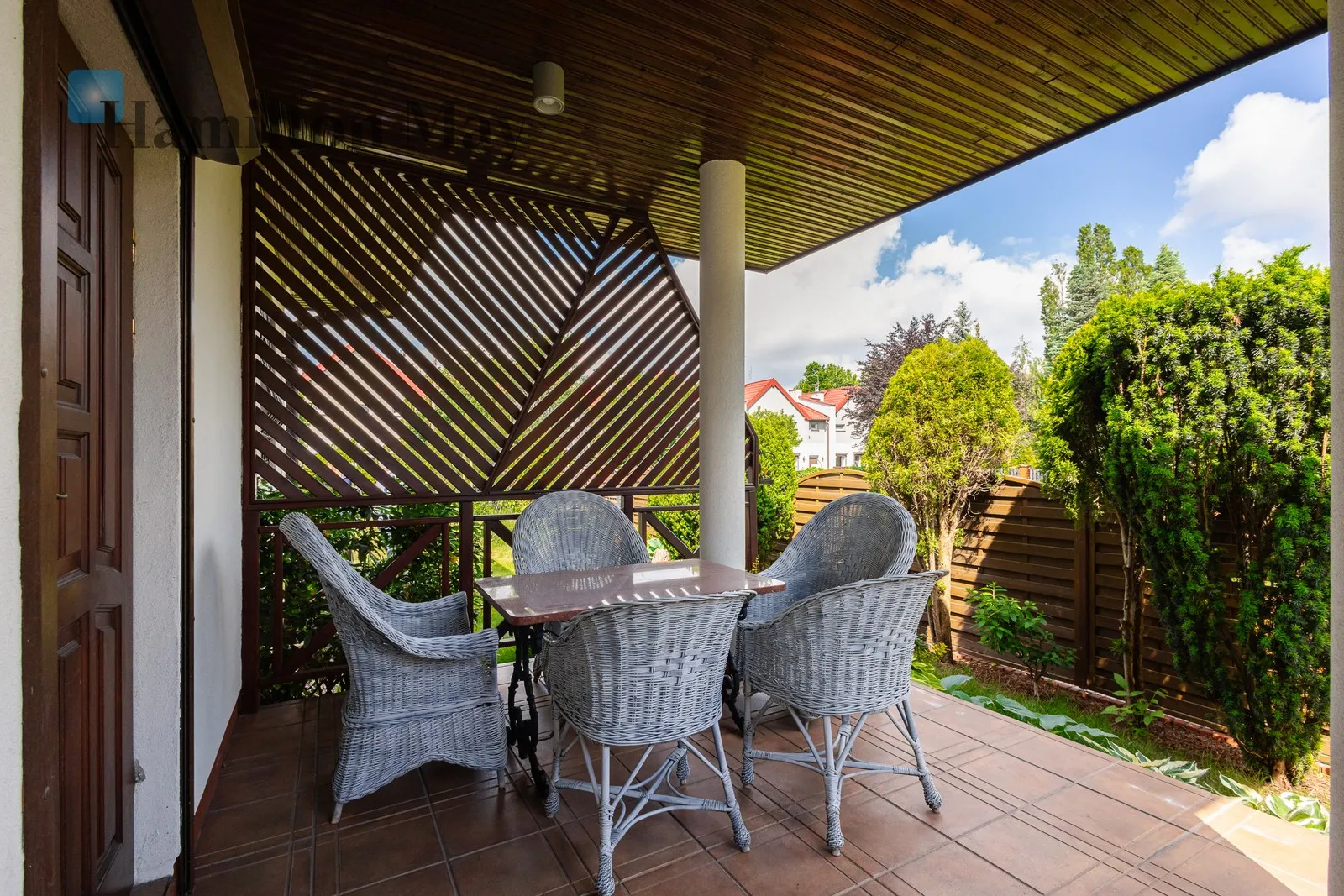 Spacious house with a garden – ready to move in - slider