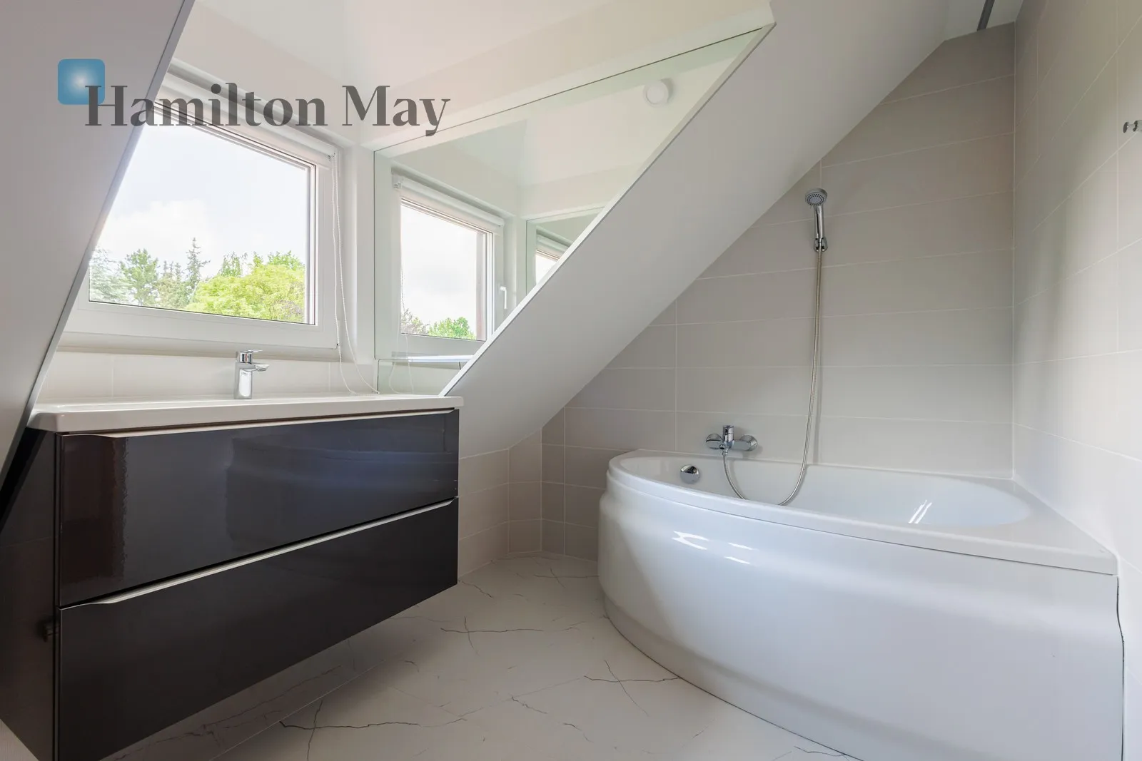 Spacious house with a garden – ready to move in - slider