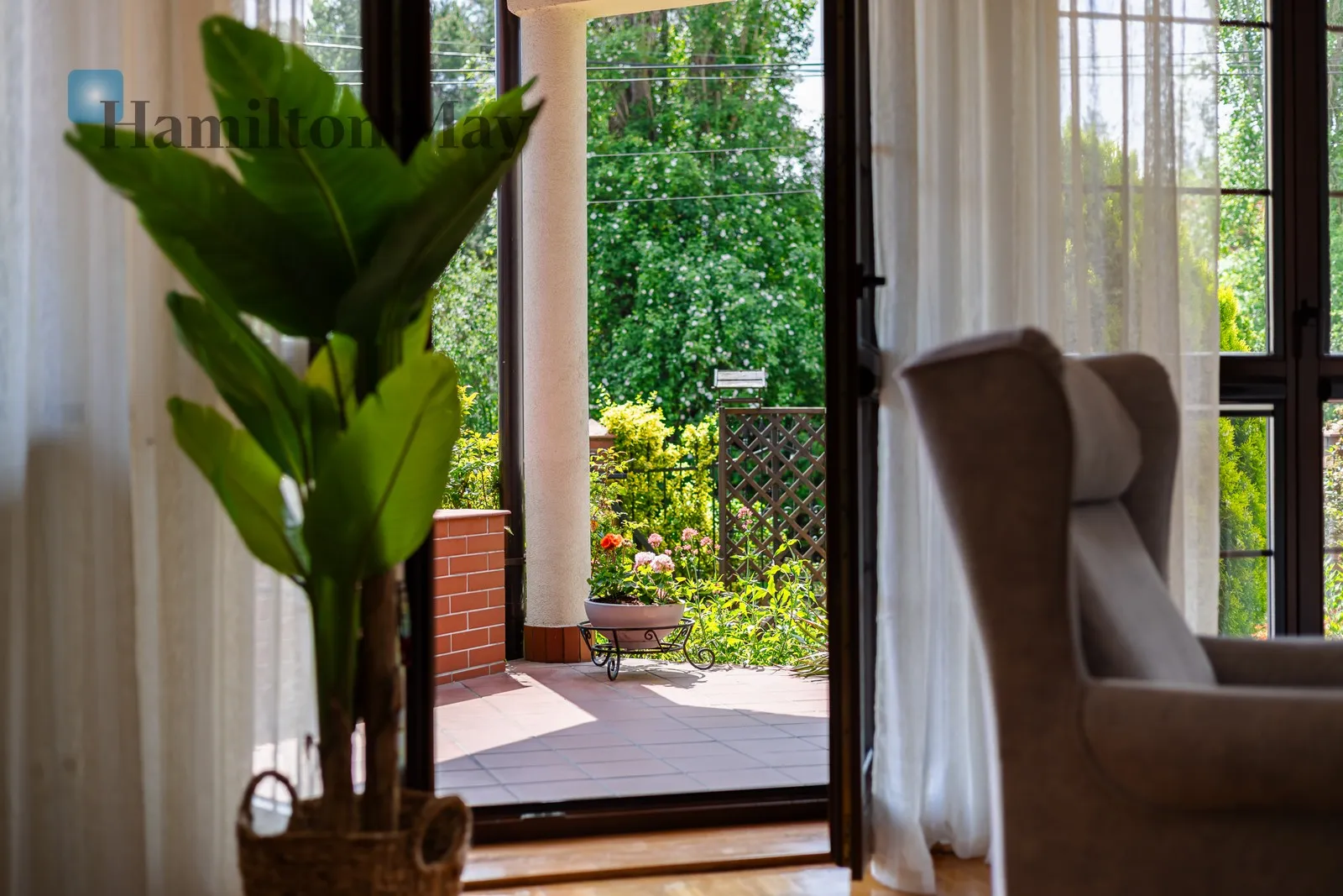Spacious house with a garden – ready to move in - slider