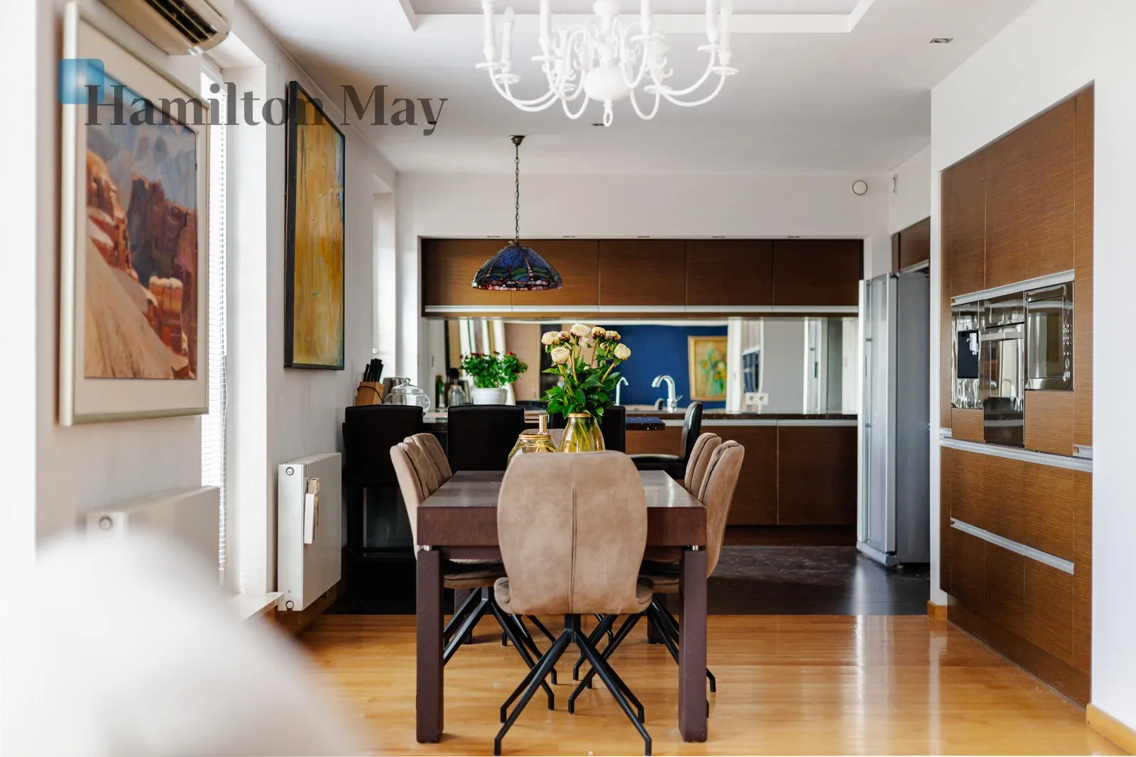 Subregion: Szczęśliwice Distance to centre: 5.32 km Level: 8 Price: 2780000 PLN Bedrooms: 2 Bathrooms: 2 Size: 165m2 Price/m2: 16848 PLN - slider