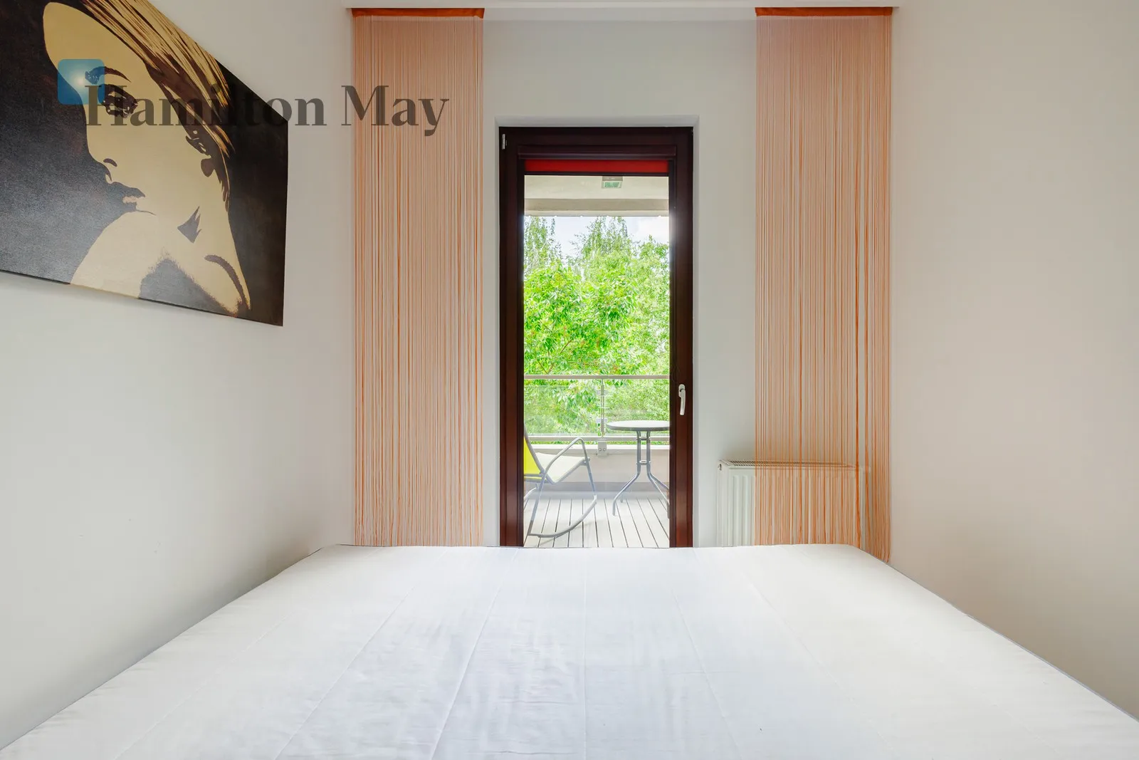Unique, sun-filled apartment at Biały Kamień 1 with a garden view - slider