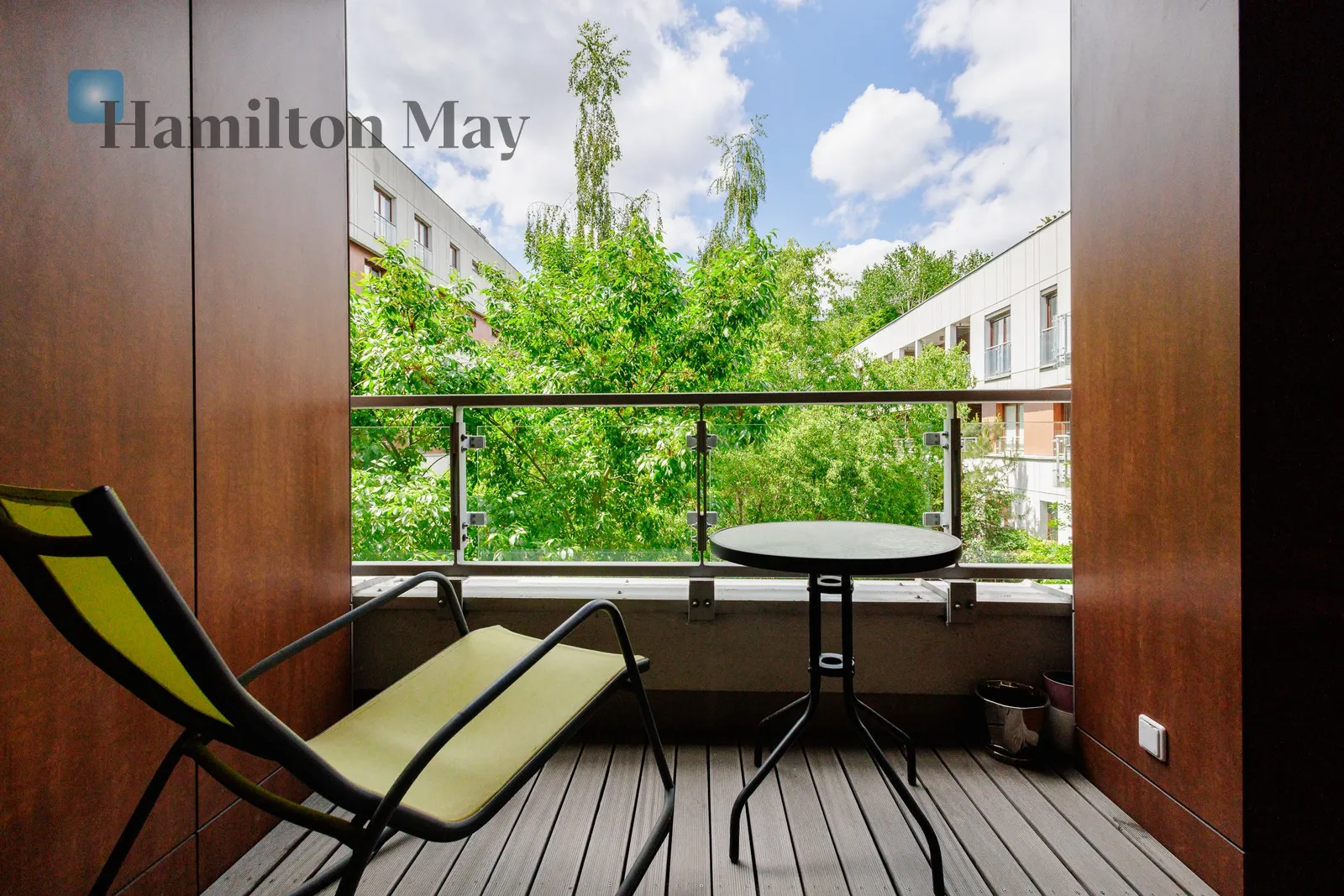 Unique, sun-filled apartment at Biały Kamień 1 with a garden view - slider