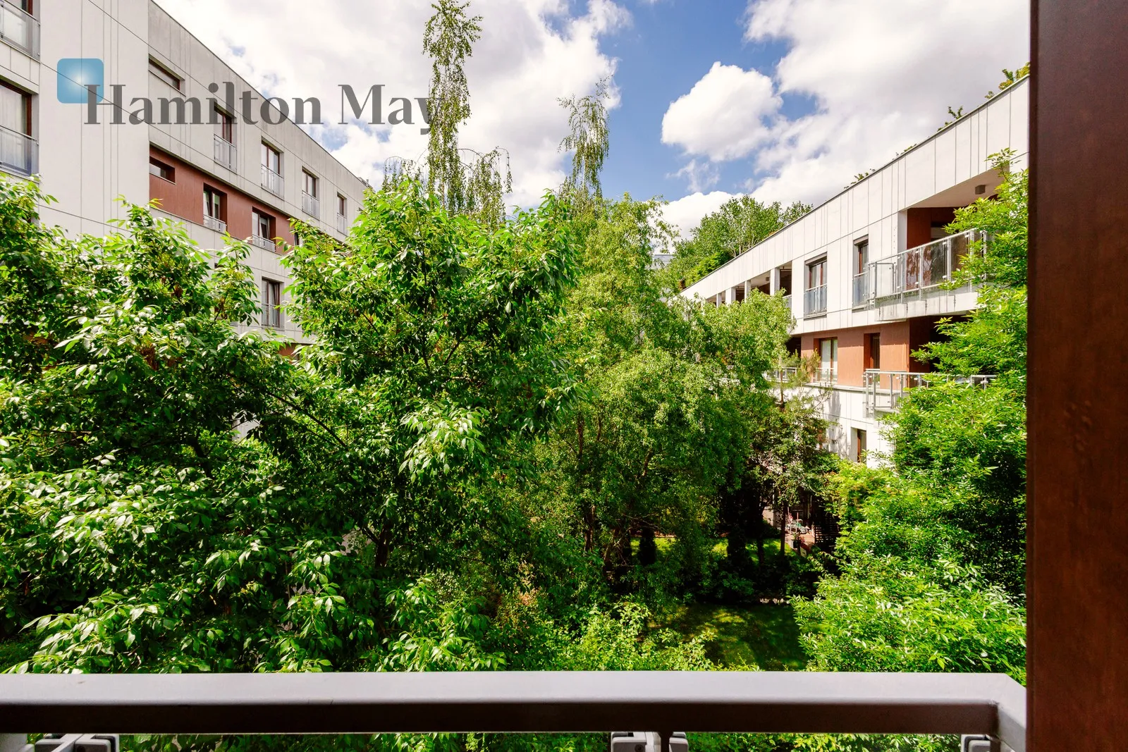 Unique, sun-filled apartment at Biały Kamień 1 with a garden view - slider