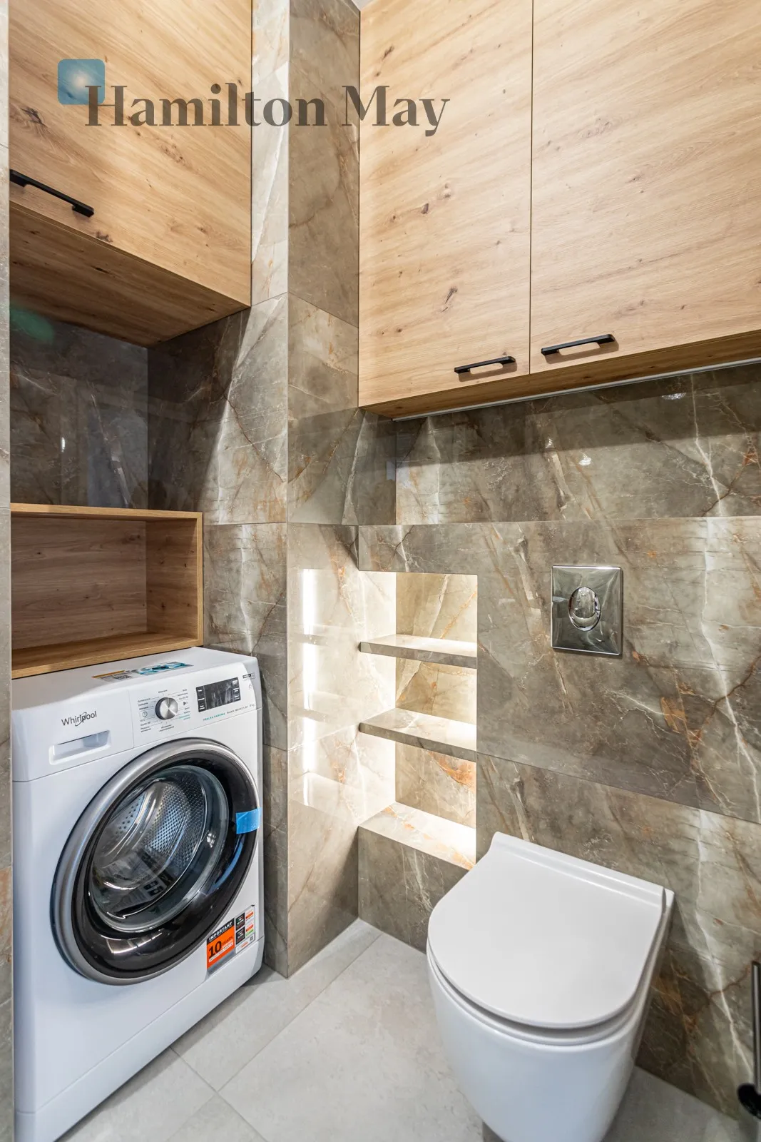 Subregion: Nowe Włochy Distance to centre: 6.5 km Level: 4 Price: 4000 PLN Bedrooms: 1 Bathrooms: 1 Size: 48m2 - slider