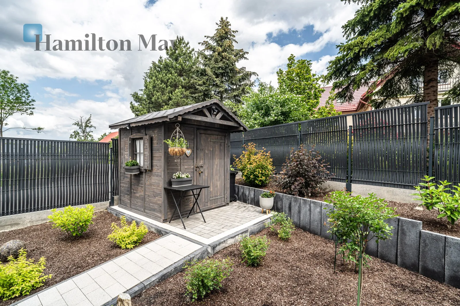 Bathrooms: 2 Plot size: 402m2 - slider