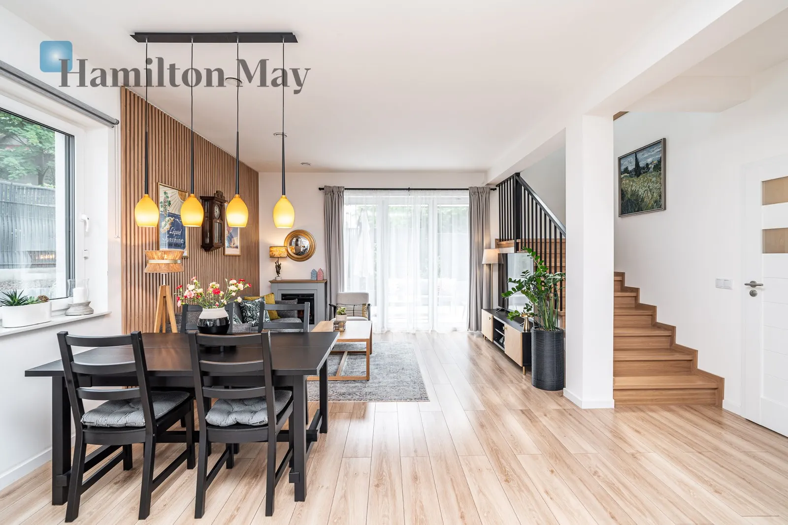 City: Więckowice Street: Lipowa Region: Więckowice Distance to centre: 15.04 km Price: 2830000 PLN Bedrooms: 4 Bathrooms: 2 Plot size: 402m2 - slider