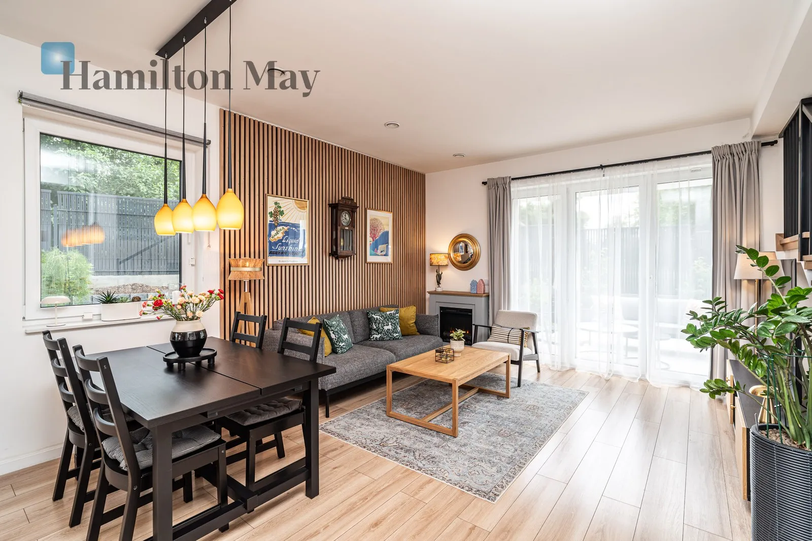 Street: Lipowa Region: Więckowice Distance to centre: 15.04 km Price: 2830000 PLN Bedrooms: 4 Bathrooms: 2 Plot size: 402m2 - slider