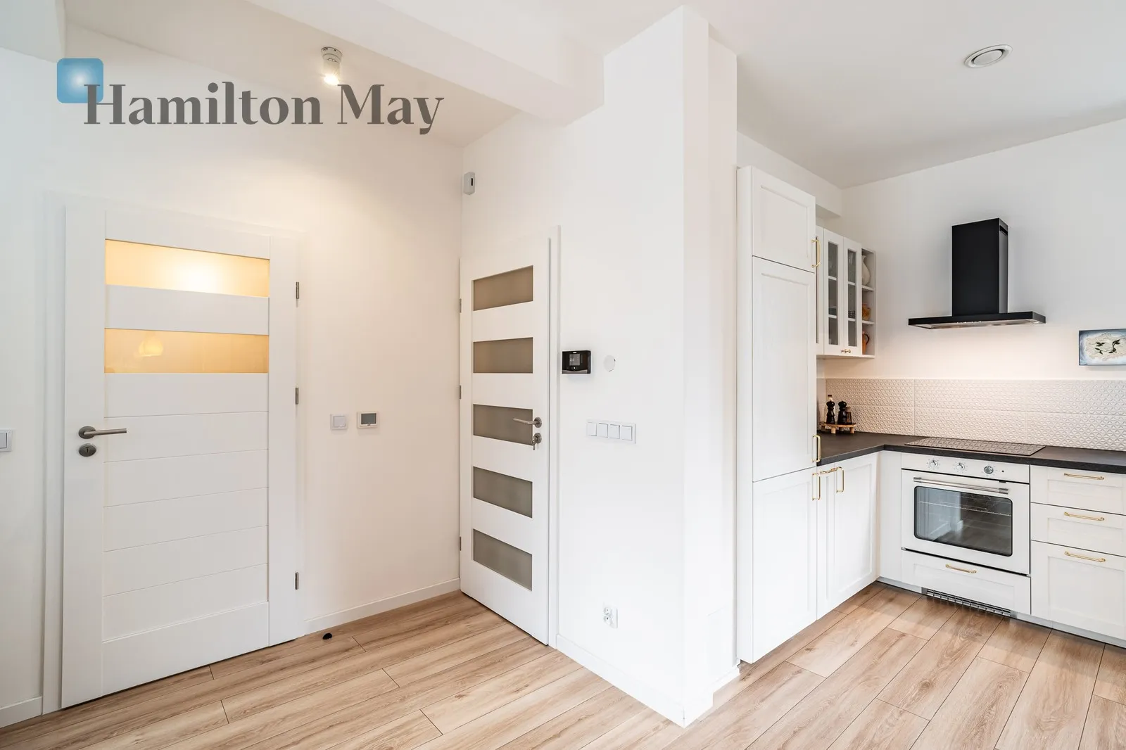 Bedrooms: 4 Bathrooms: 2 Plot size: 402m2 - slider