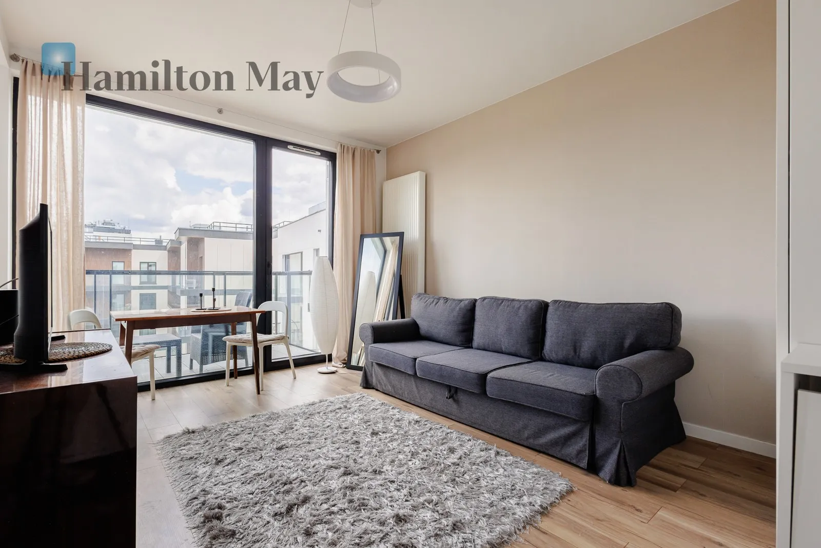 Street: Dzielna Region: Wola Subregion: Nowolipki Distance to centre: 2.54 km Level: 5 Price: 3500 PLN Bedrooms: 1 Bathrooms: 1 Size: 26m2 Price/m2: 135 PLN - slider