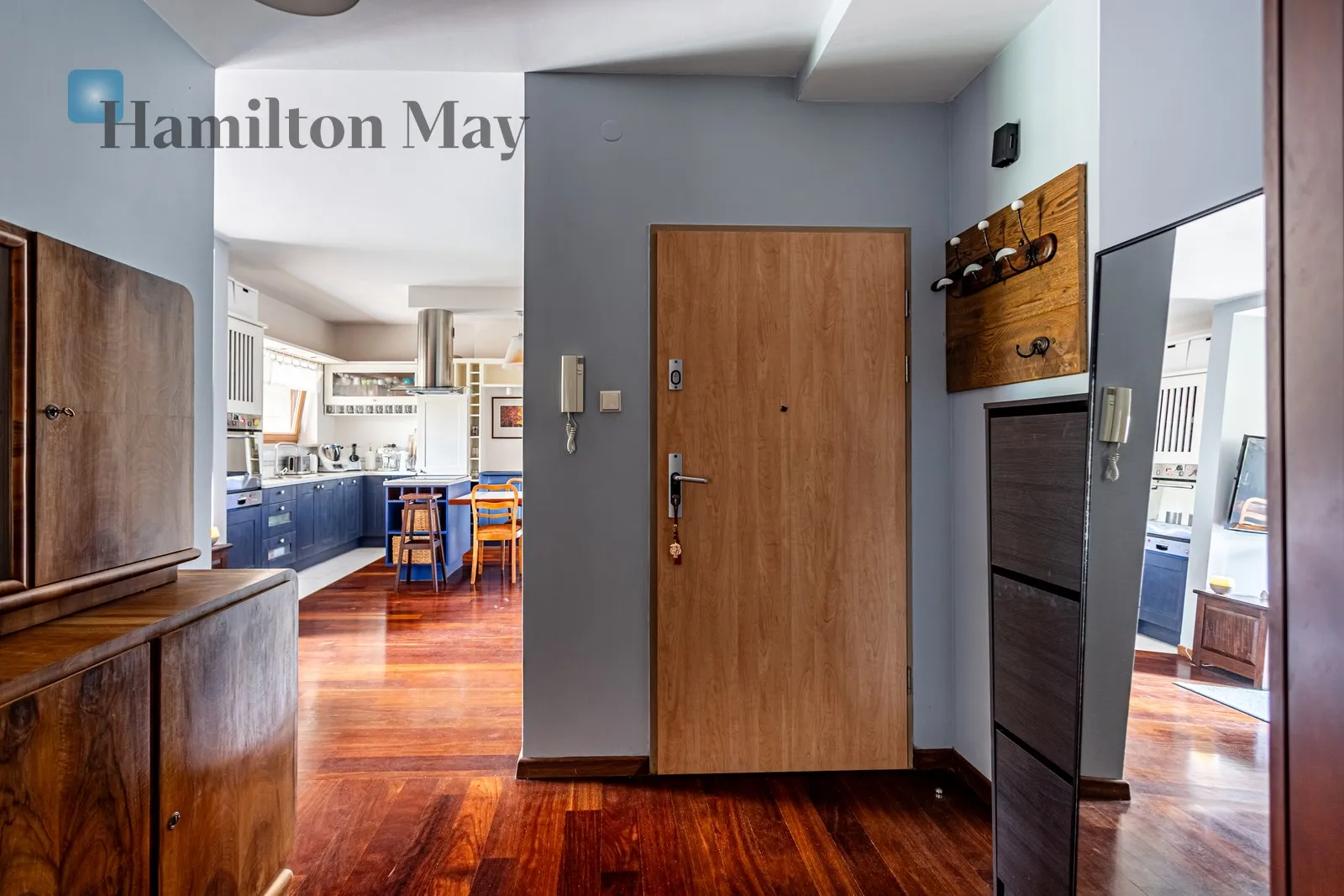 Street: Stanisława Żaryna Region: Mokotów Subregion: Wyględów Distance to centre: 3.03 km Level: 1 Price: 4900 PLN Bedrooms: 1 - slider
