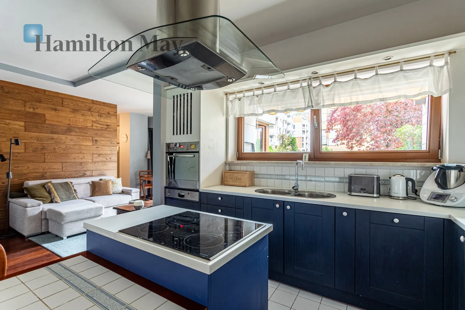 Region: Mokotów Subregion: Wyględów Distance to centre: 3.03 km Level: 1 Price: 4900 PLN Bedrooms: 1 Bathrooms: 1 Size: 64m2 Price/m2: 77 PLN - slider
