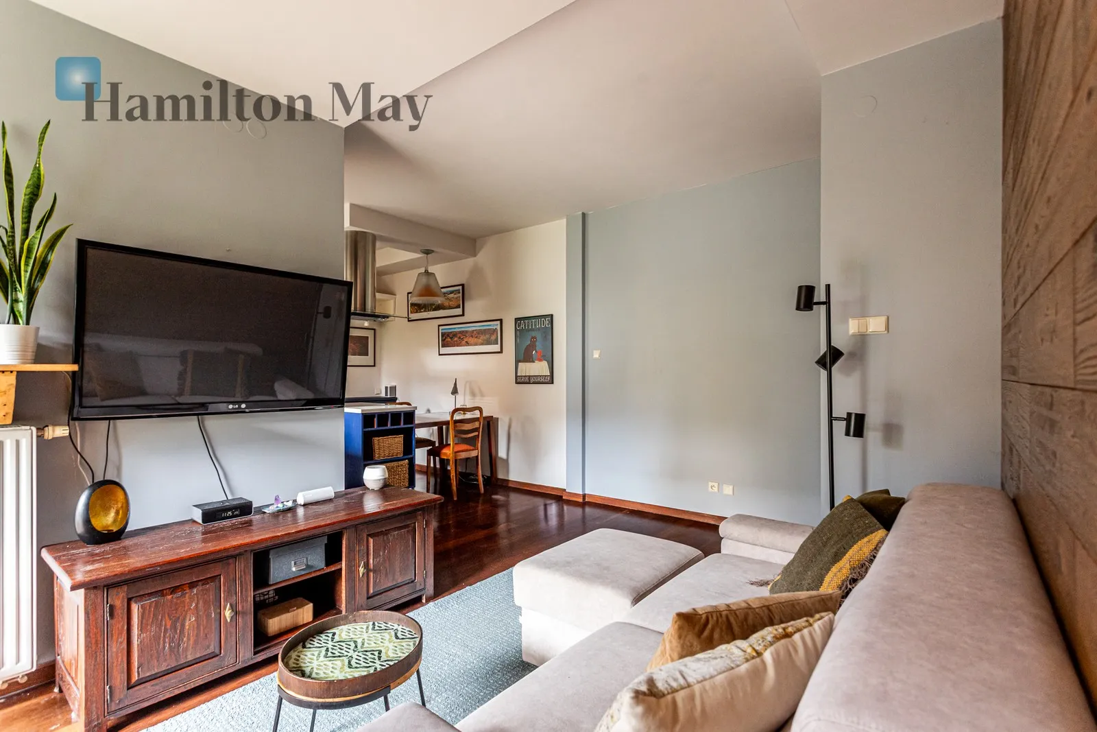 Subregion: Wyględów Distance to centre: 3.03 km Level: 1 Price: 4900 PLN Bedrooms: 1 Bathrooms: 1 Size: 64m2 Price/m2: 77 PLN - slider