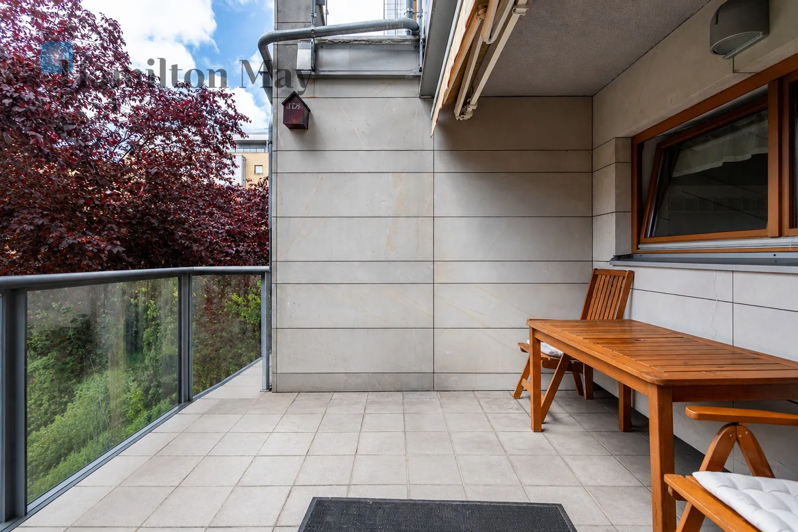City: Warszawa Street: Stanisława Żaryna Region: Mokotów Subregion: Wyględów Distance to centre: 3.03 km Level: 1 Price: 4900 PLN Bedrooms: 1 Bathrooms: 1 - slider