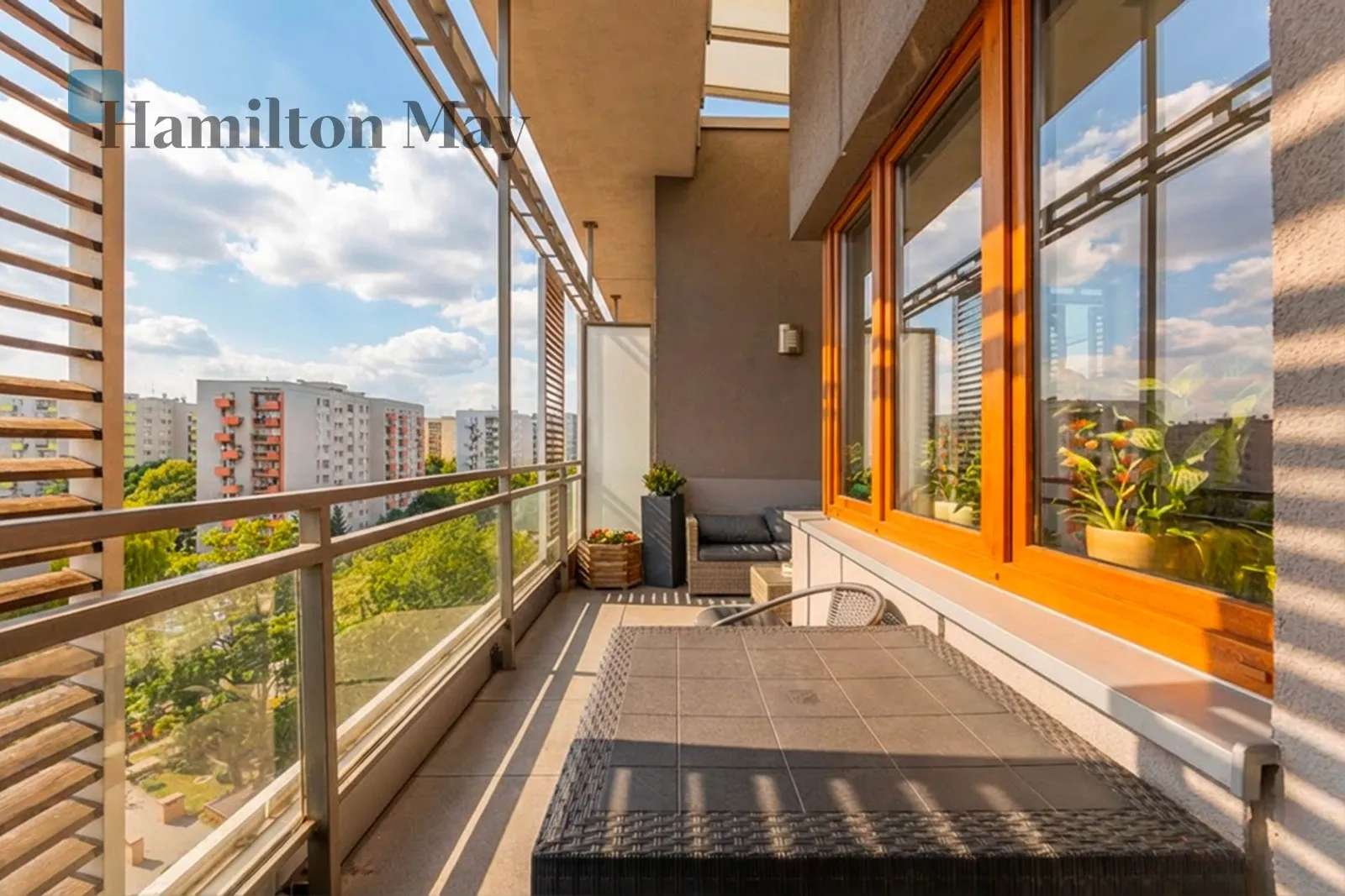 City: Kraków Street: Kluczborska Region: Prądnik Biały Distance to centre: 2.66 km Level: 7 Price: 1550000 PLN Bedrooms: 2 - slider