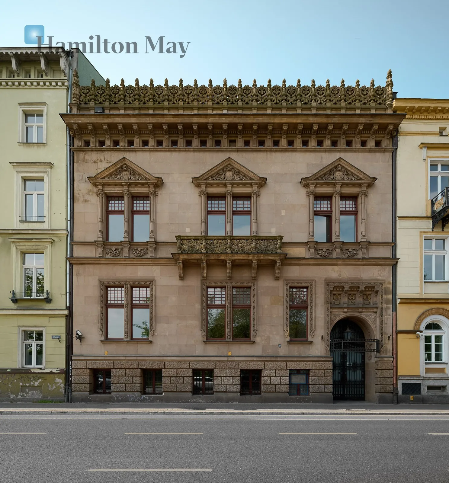39 m² premises in a beautifully restored historic tenement building, located in the iconic Wiskott Palace - slider