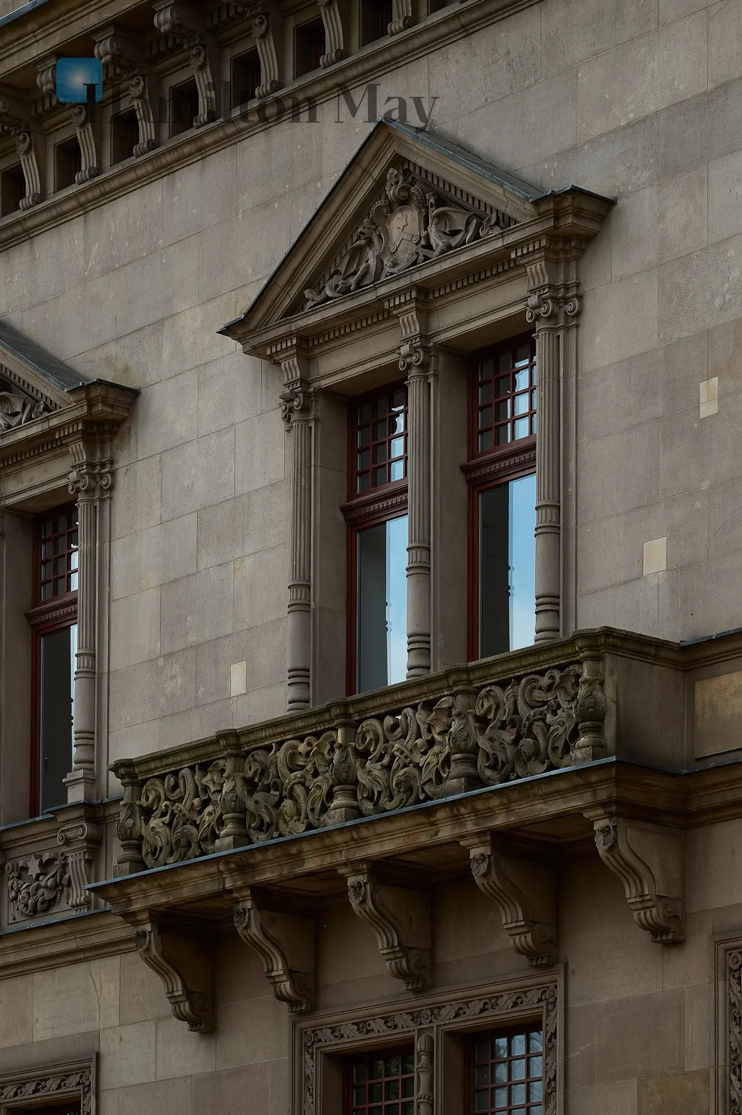 39 m² premises in a beautifully restored historic tenement building, located in the iconic Wiskott Palace - slider