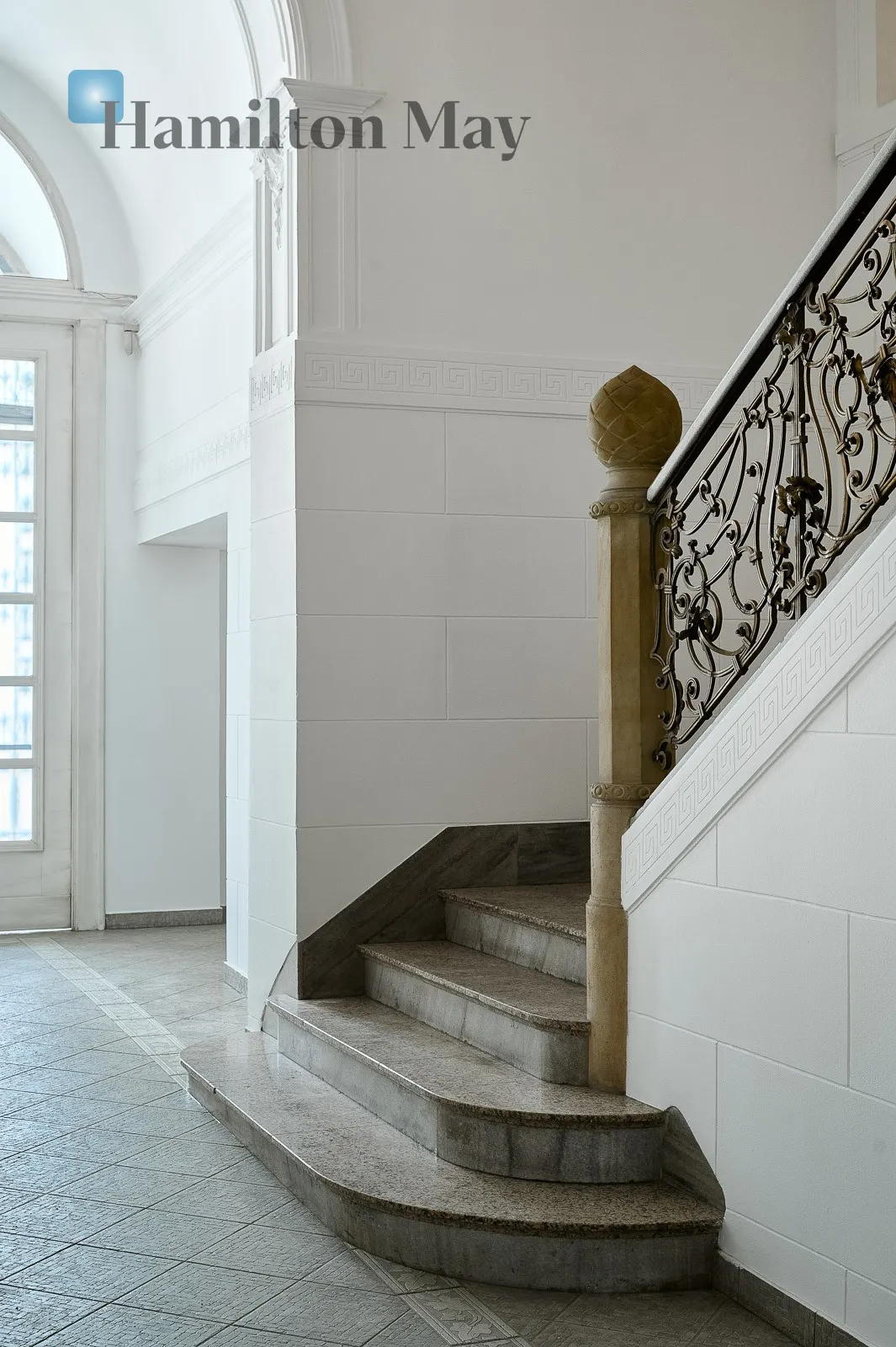 39 m² premises in a beautifully restored historic tenement building, located in the iconic Wiskott Palace - slider
