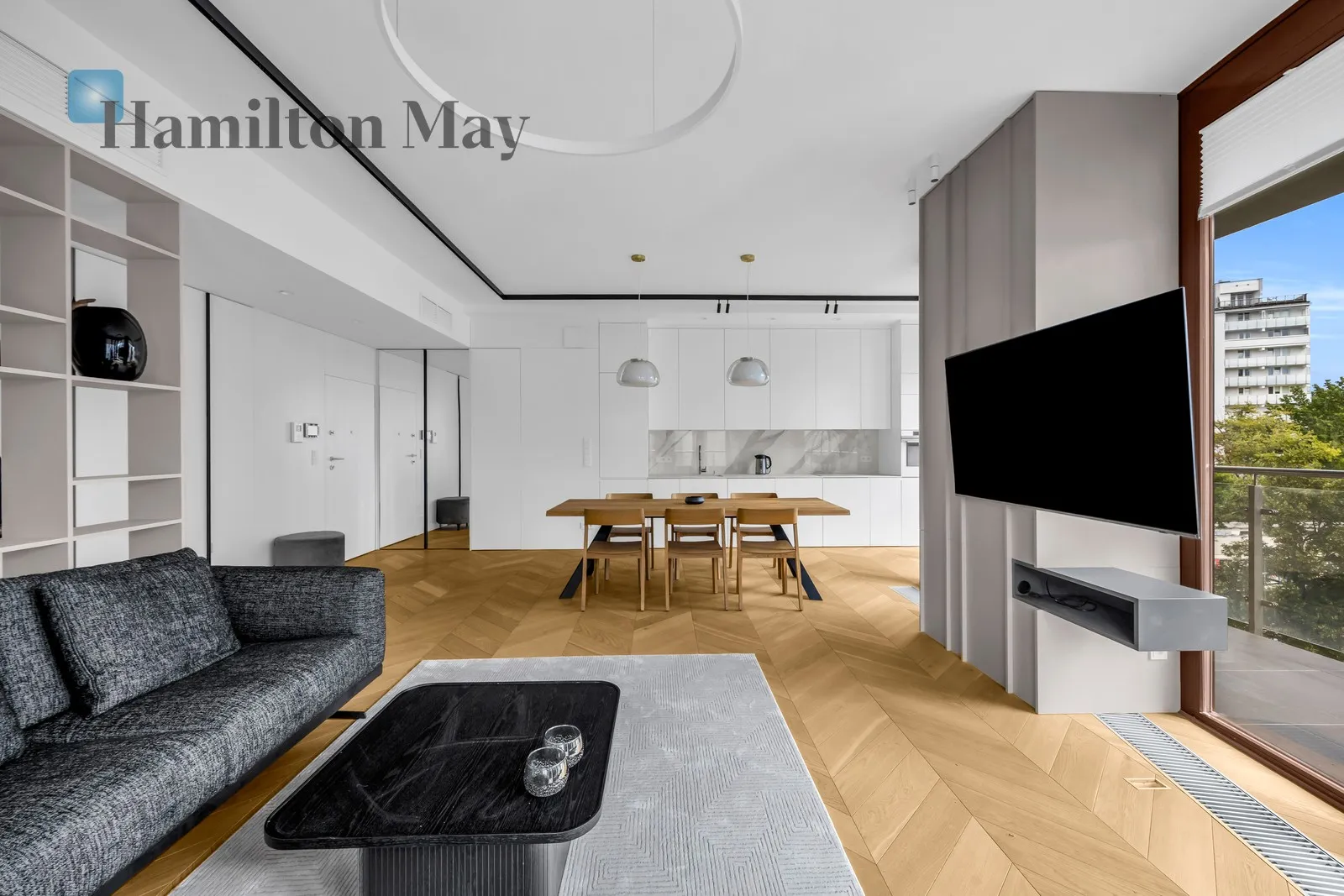 City: Warszawa Street: Leona Kruczkowskiego Region: Śródmieście Subregion: Solec Distance to centre: 1.39 km Level: 3 Price: 21000 PLN Bedrooms: 3 - slider