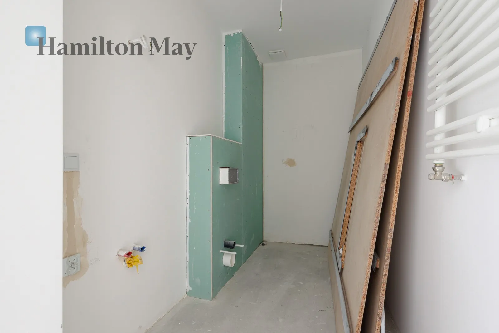 Region: Ursynów Subregion: Wyczółki Distance to centre: 7.19 km Level: 2 Price: 990000 PLN Bedrooms: 2 Bathrooms: 1 Size: 59m2 Price/m2: 16780 PLN - slider