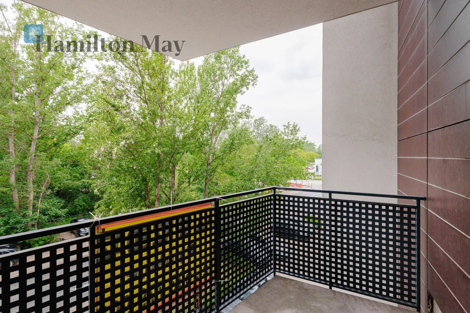 Region: Ursynów Subregion: Wyczółki Distance to centre: 7.19 km Level: 1 Price: 990000 PLN Bedrooms: 2 Bathrooms: 1 Size: 59m2 - slider