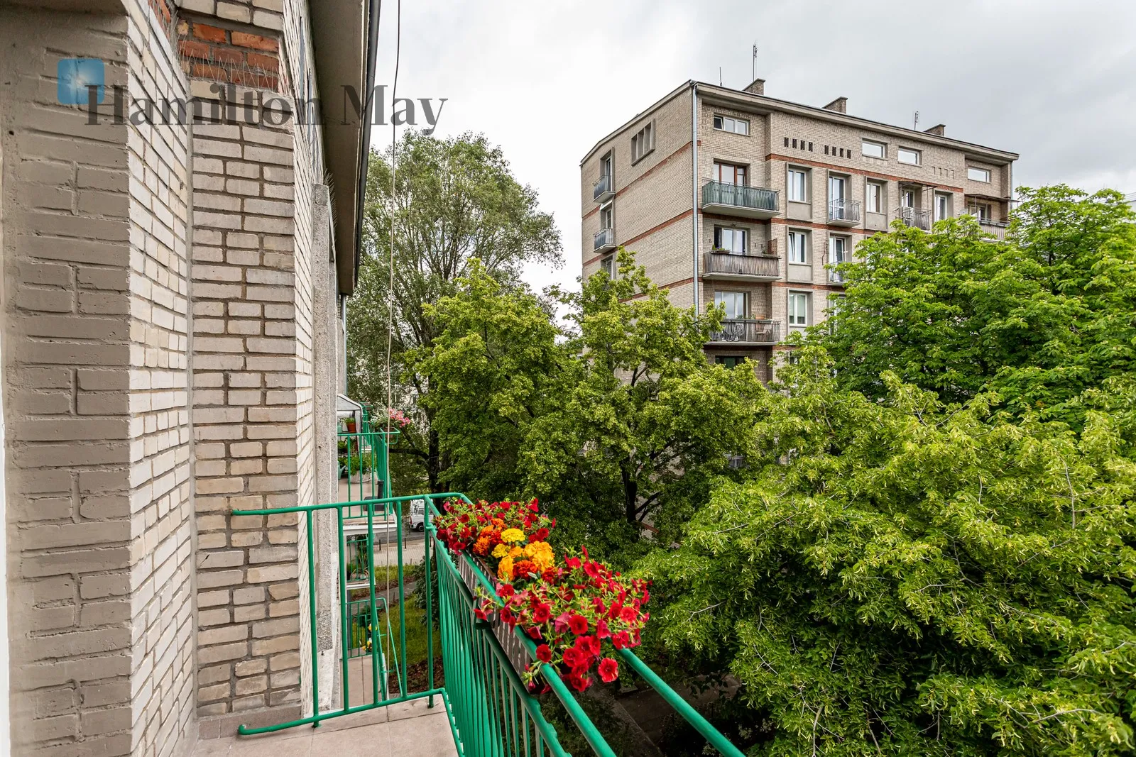 2 кімнати з балконом | Старі Бєлани | метро | зелена зона - slider