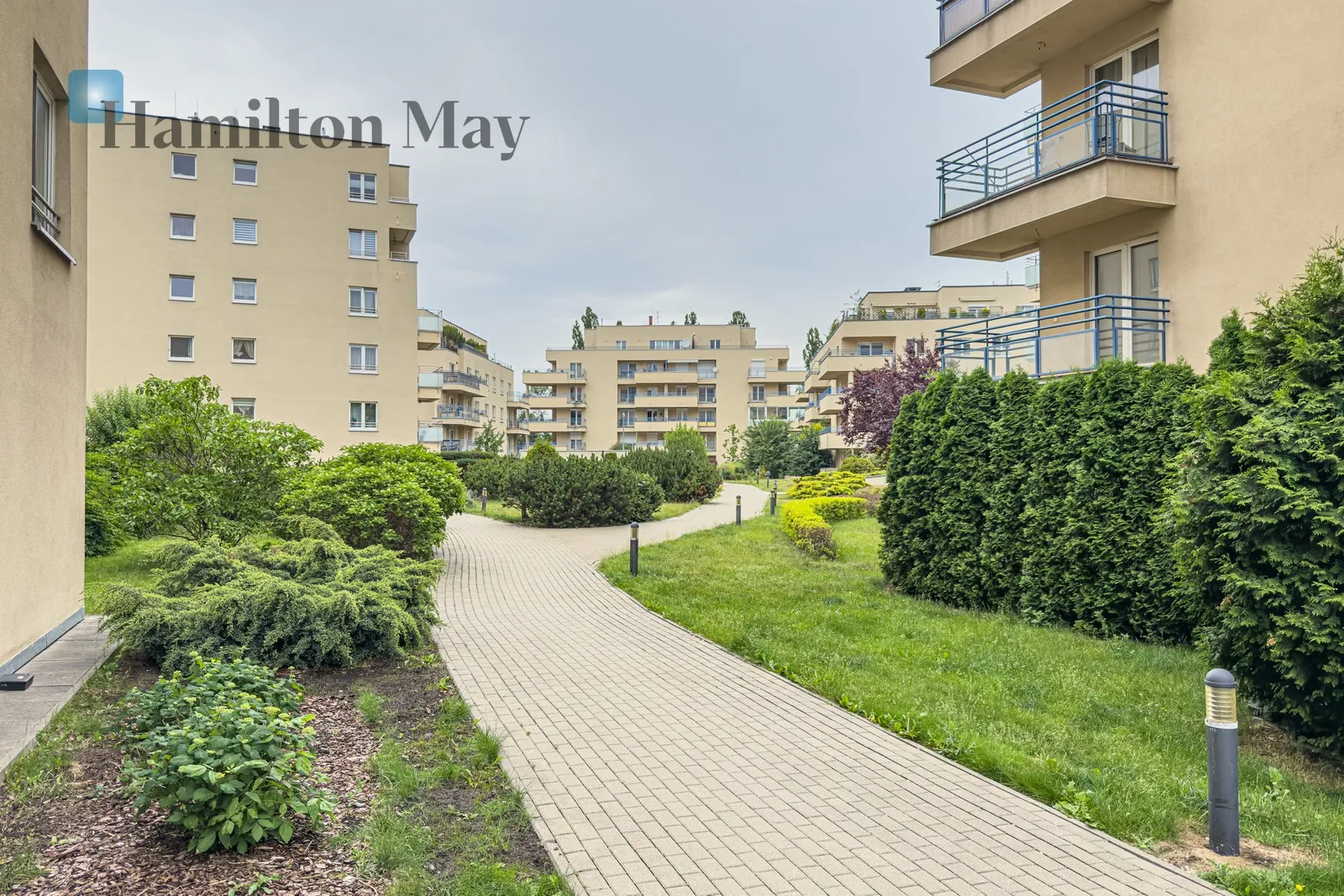 Distance to centre: 5.28 km Level: 5 Price: 1538000 PLN Bedrooms: 2 Bathrooms: 1 Size: 81m2 - slider