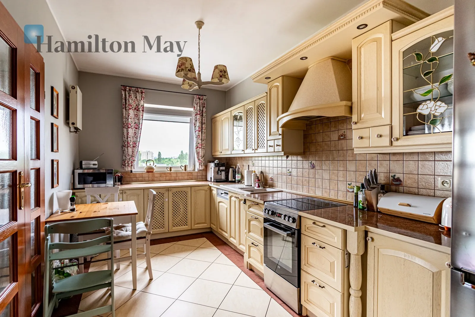 Region: Mokotów Subregion: Sadyba Distance to centre: 5.28 km Level: 5 Price: 1538000 PLN Bedrooms: 2 Bathrooms: 1 Size: 81m2 Price/m2: 18988 PLN - slider