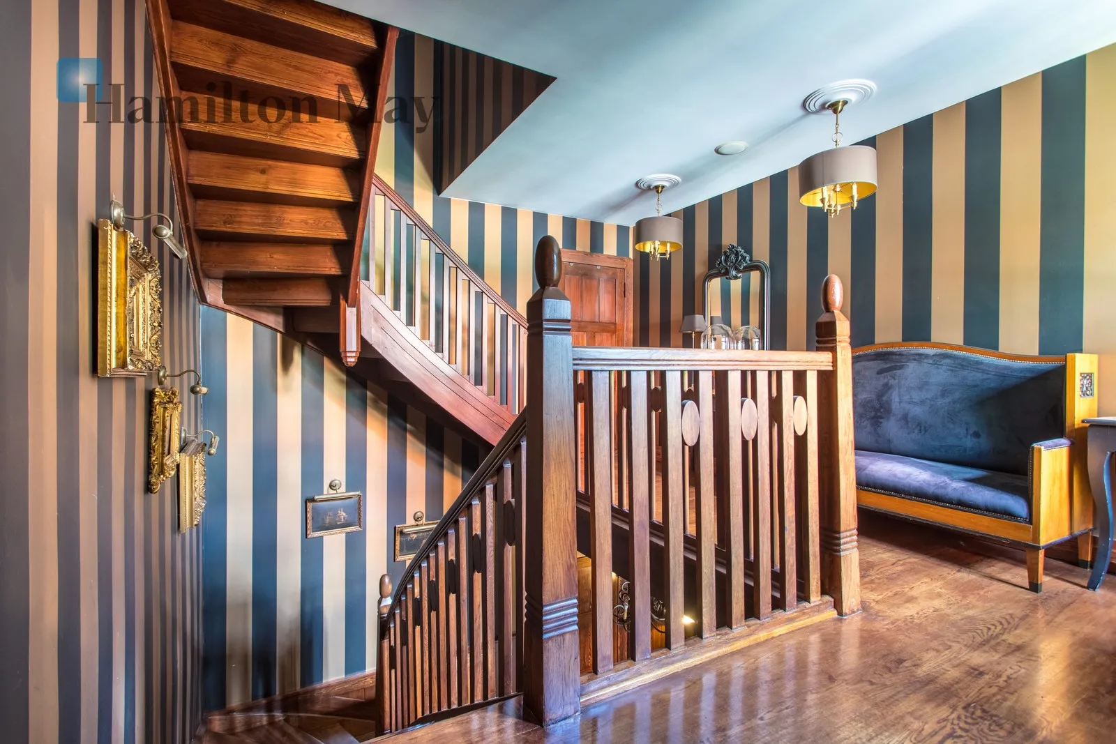City: Wrocław Street: Stanisława Moniuszki Region: Śródmieście Subregion: Zalesie Distance to centre: 3.8 km Price: 8990000 PLN Bedrooms: 8 - slider
