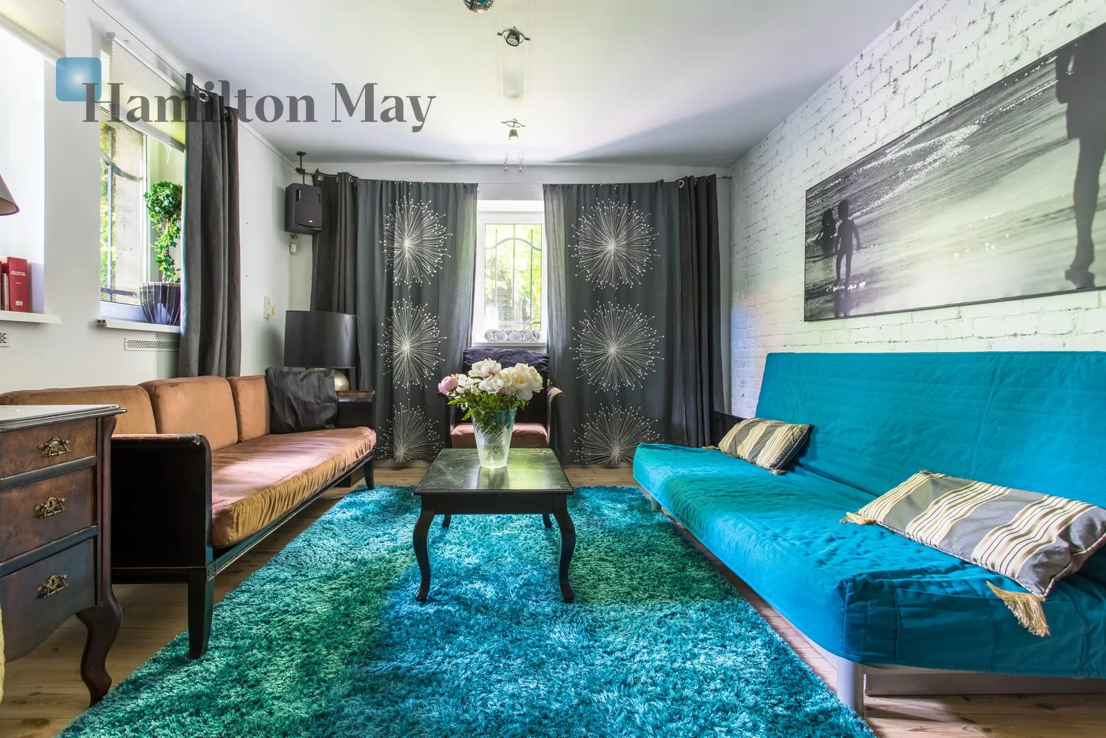 Region: Śródmieście Subregion: Zalesie Distance to centre: 3.8 km Price: 8990000 PLN Bedrooms: 8 Bathrooms: 5 Plot size: 1207m2 - slider