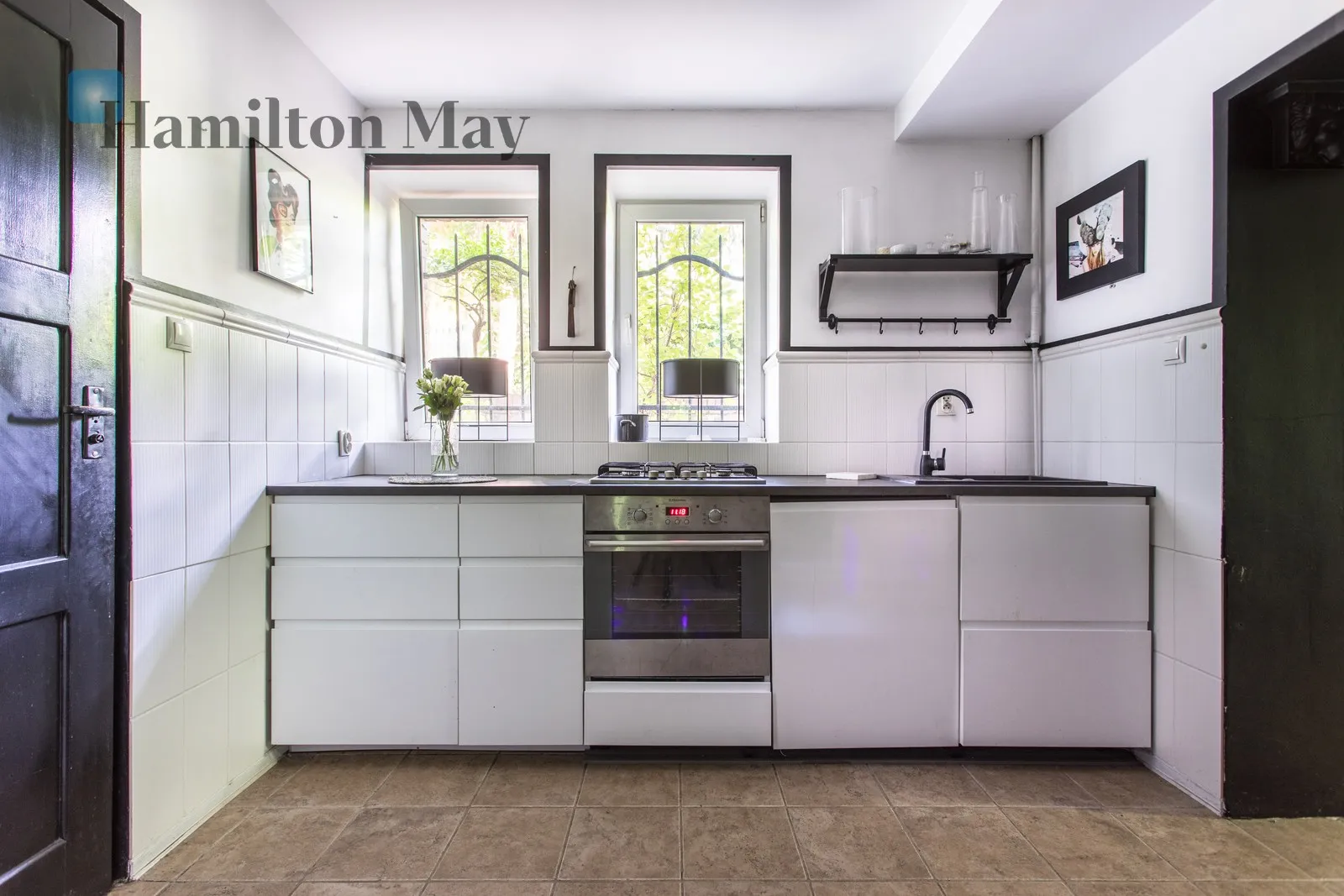 City: Wrocław Street: Stanisława Moniuszki Region: Śródmieście Subregion: Zalesie Distance to centre: 3.8 km Price: 8990000 PLN - slider