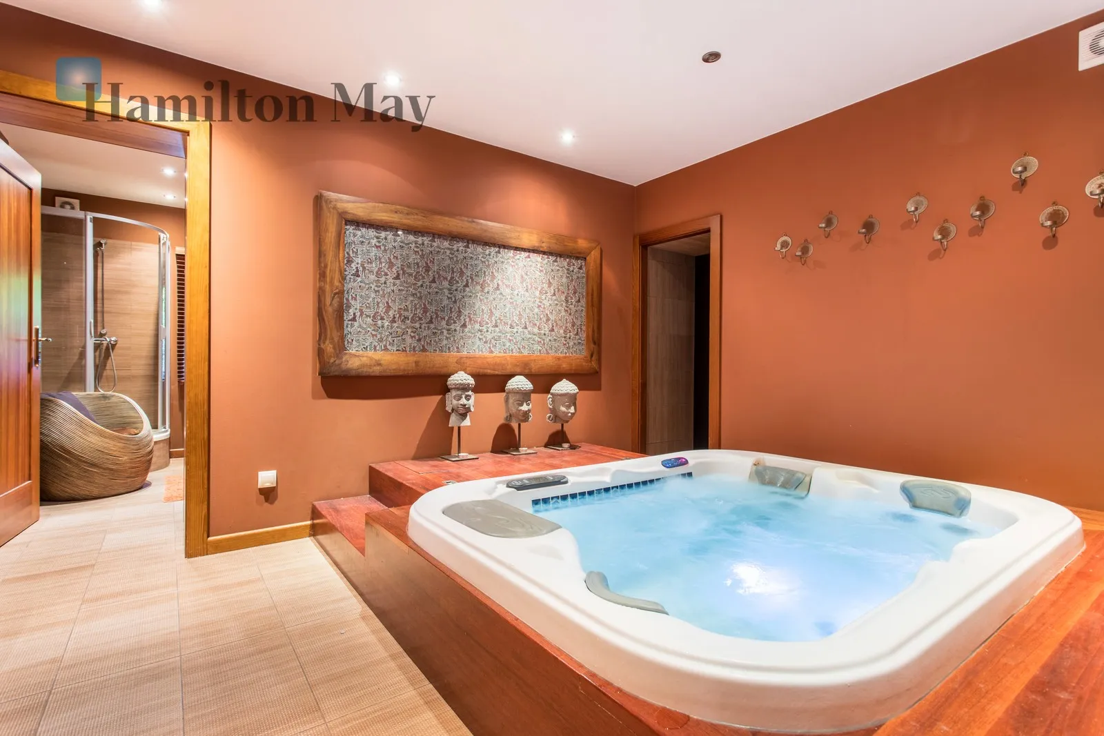 Subregion: Zalesie Distance to centre: 3.8 km Price: 8990000 PLN Bedrooms: 8 Bathrooms: 5 - slider