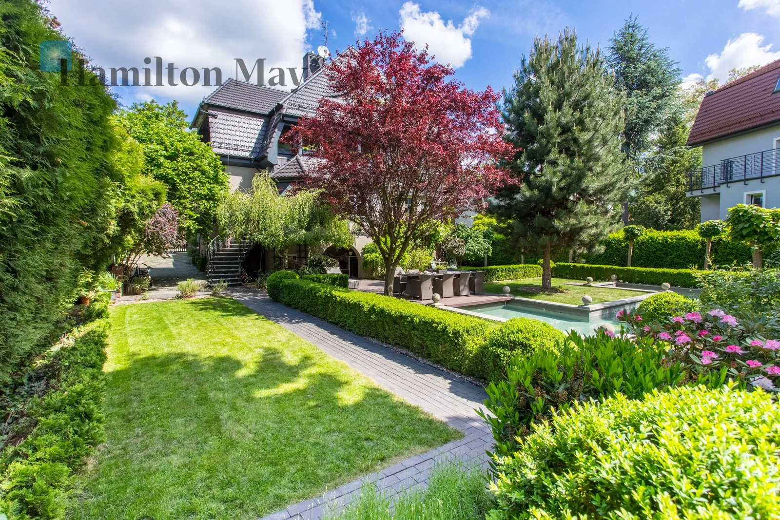Bathrooms: 5 Plot size: 1207m2 Price/m2: 19209 PLN - slider