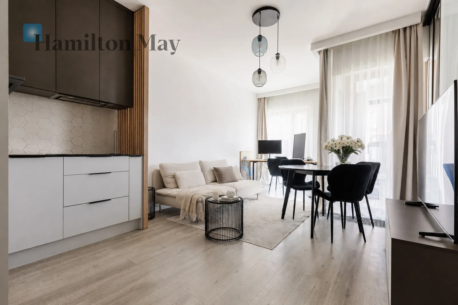 Region: Śródmieście Subregion: Powiśle Distance to centre: 1.62 km Level: 1 Price: 1350000 PLN Bedrooms: 1 Bathrooms: 1 Size: 35m2 Price/m2: 38571 PLN - slider