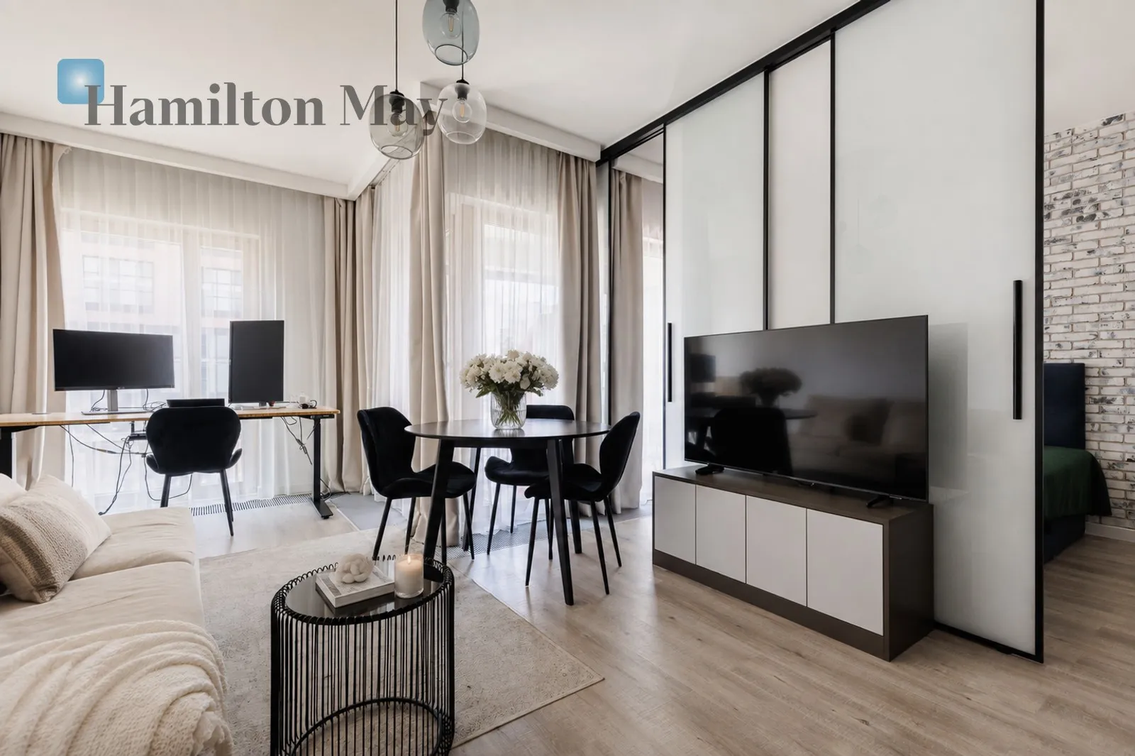 City: Warszawa Street: Elektryczna Region: Śródmieście Subregion: Powiśle Distance to centre: 1.62 km Level: 1 Price: 1350000 PLN - slider