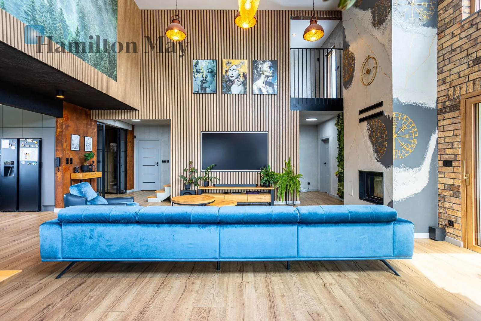 City: Długołęka Street: Łowiecka Region: Długołęka Distance to centre: 11.86 km Price: 4199000 PLN Bedrooms: 4 Bathrooms: 2 - slider