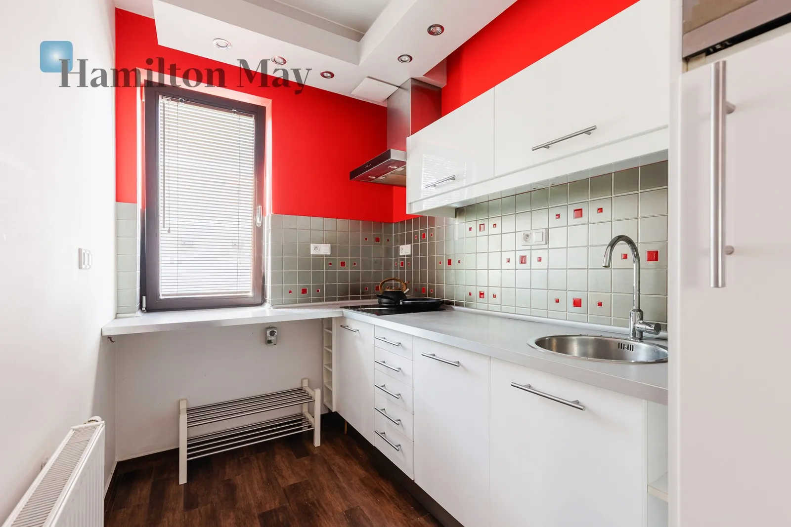 City: Warszawa Street: Fundamentowa Region: Praga-Południe Distance to centre: 4.94 km Level: 1 Price: 639000 PLN Bedrooms: 1 - slider